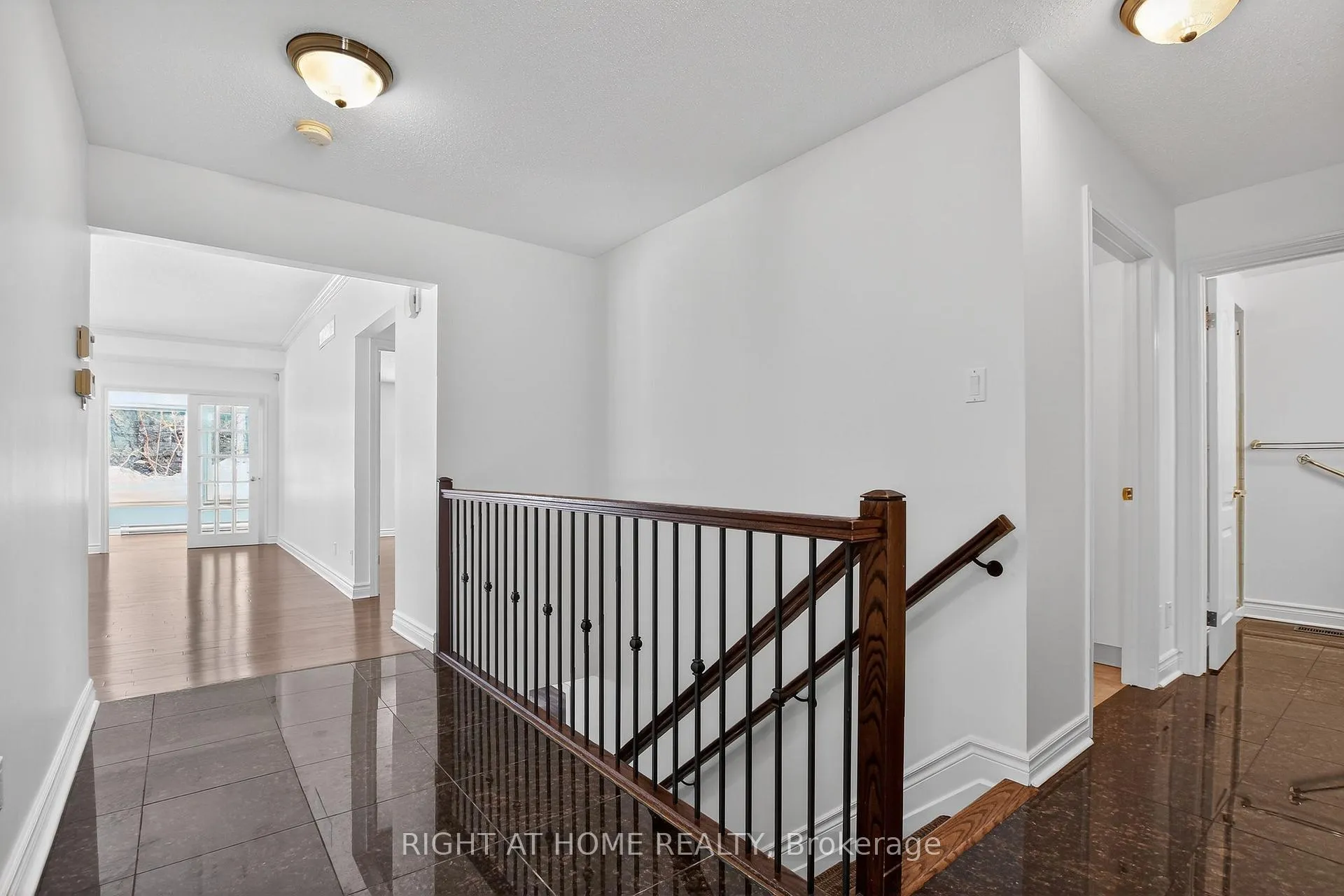 Photo 3 of 100 Darlington Private, Ottawa, Hunt Club/Western Community — HOMEH
