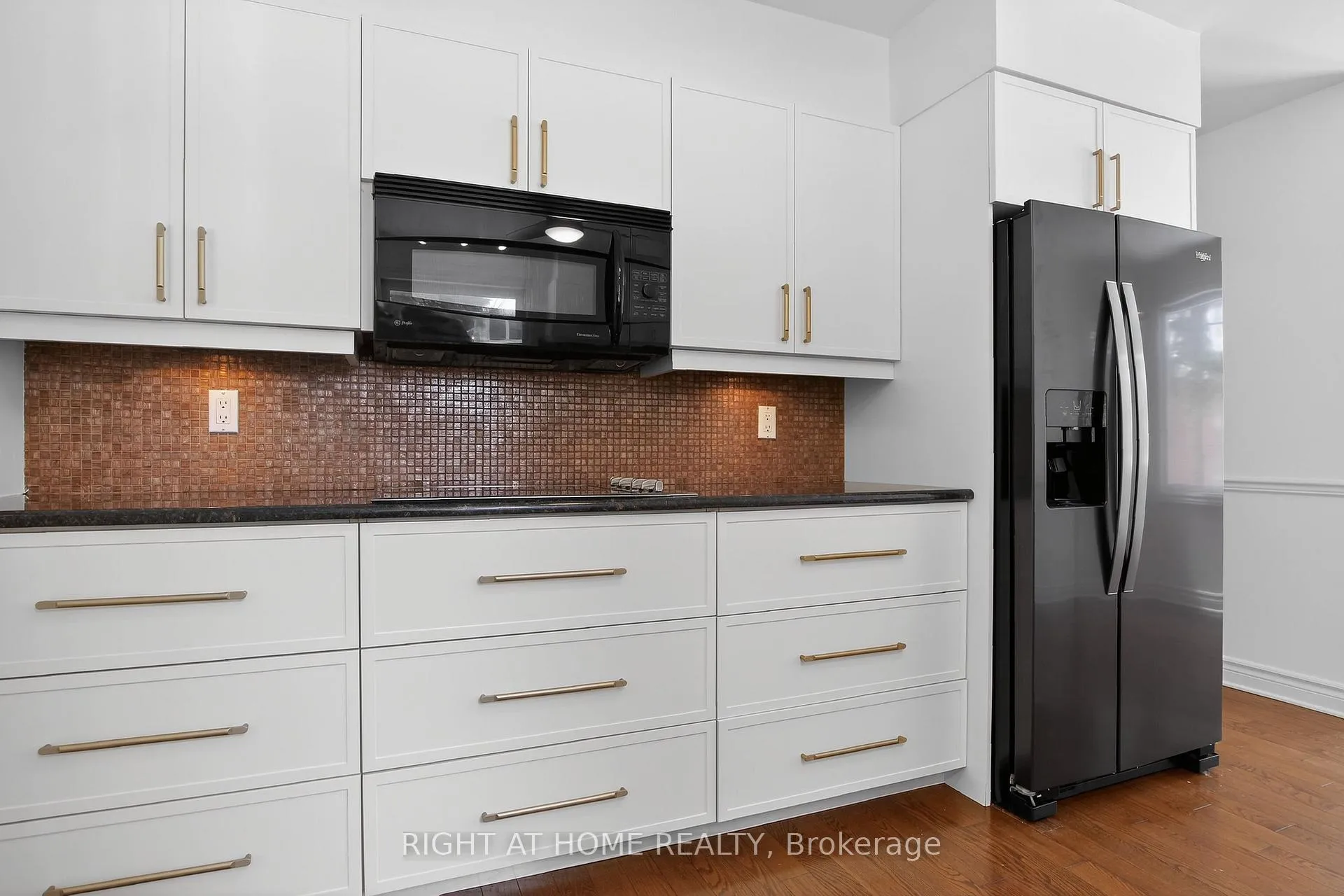 Photo 8 of 100 Darlington Private, Ottawa, Hunt Club/Western Community — HOMEH