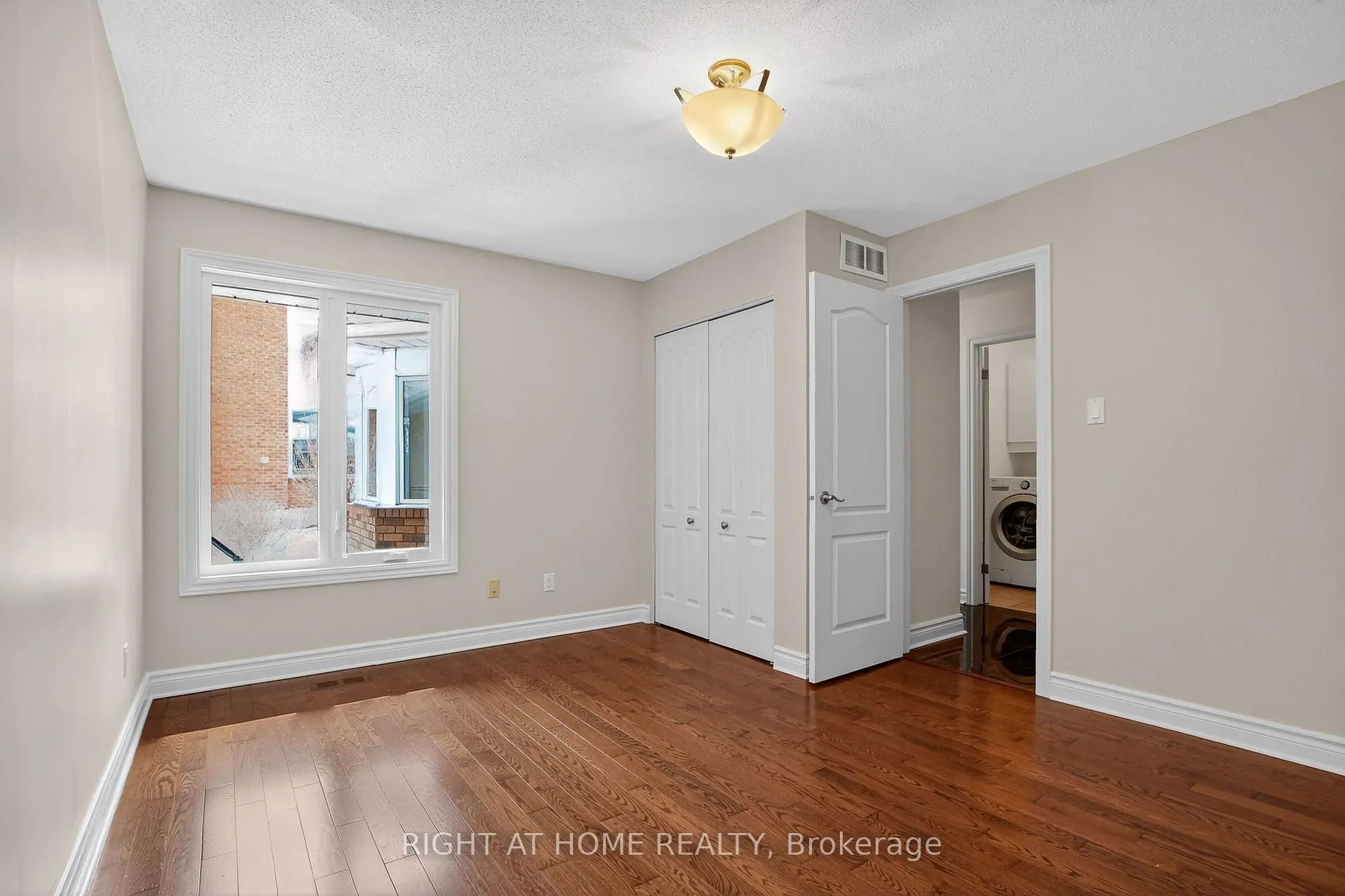 Photo 24 of 100 Darlington Private, Ottawa, Hunt Club/Western Community — HOMEH
