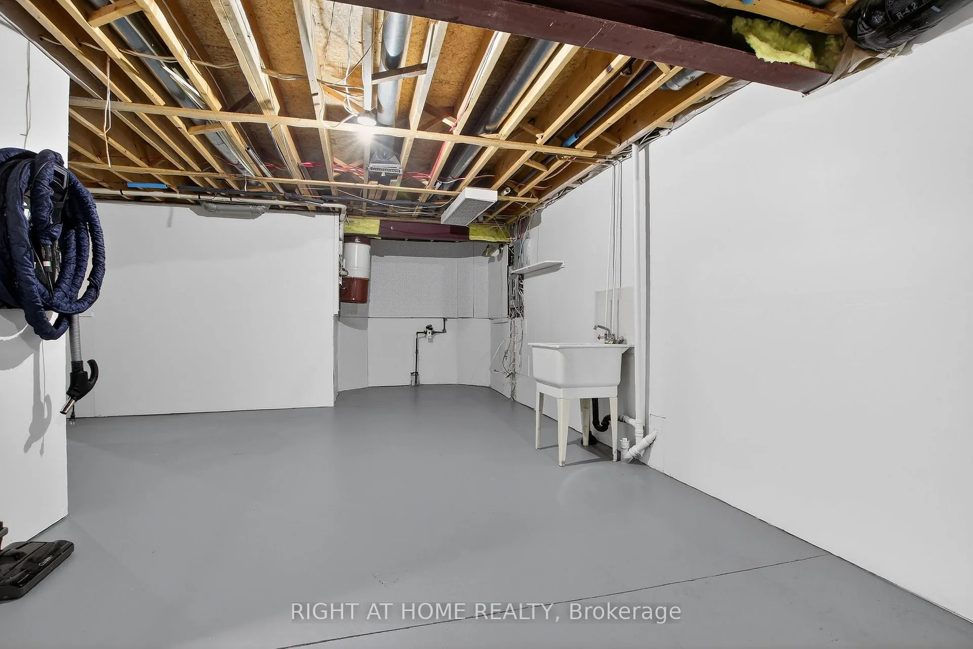 Photo 36 of 100 Darlington Private, Ottawa, Hunt Club/Western Community — HOMEH