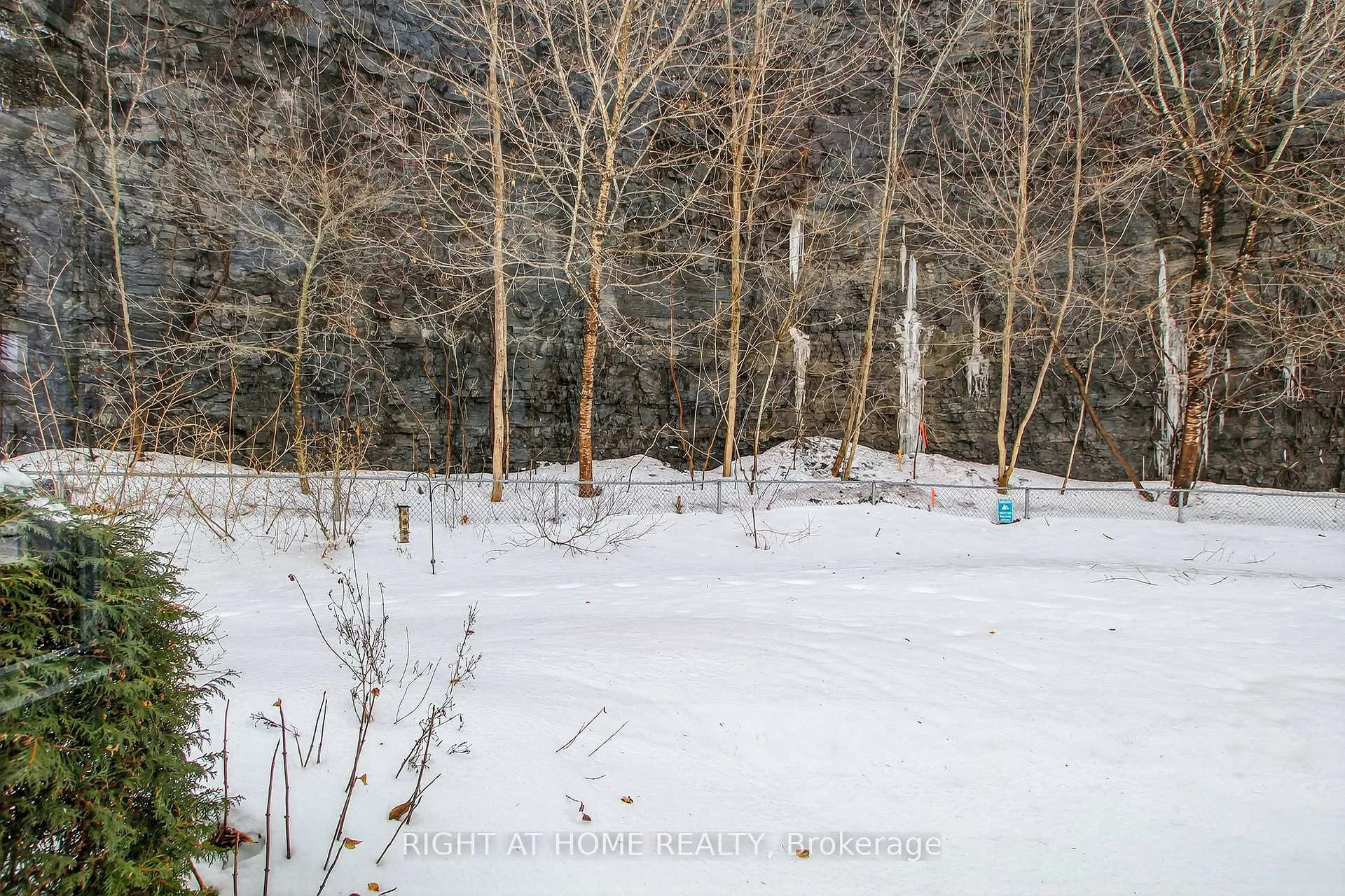 Photo 40 of 100 Darlington Private, Ottawa, Hunt Club/Western Community — HOMEH