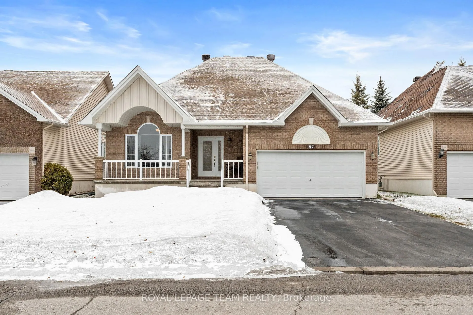 Photo 2 of 97 Lloydalex Crescent, Ottawa, Stittsville (North) — HOMEH