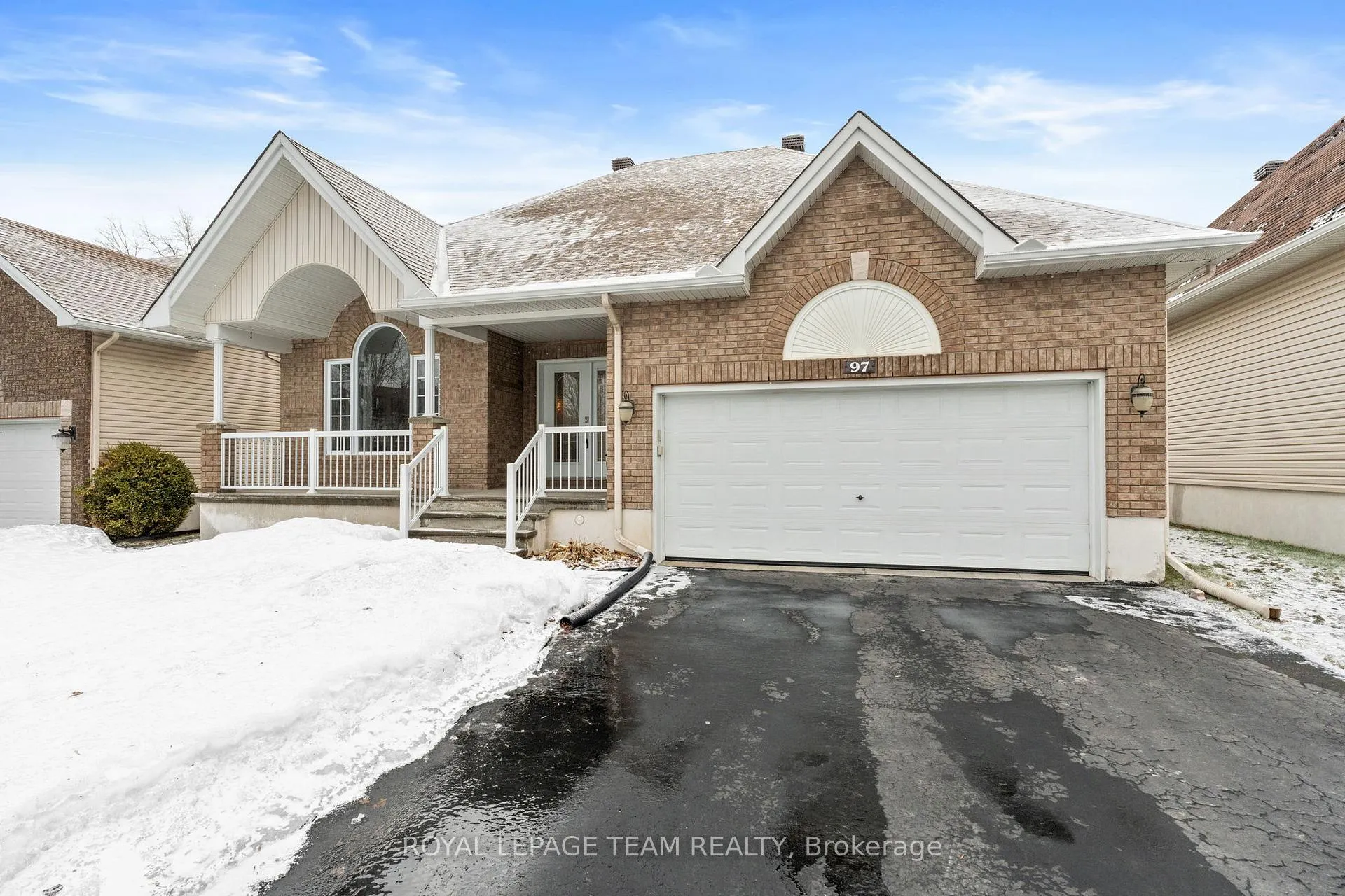 Photo 5 of 97 Lloydalex Crescent, Ottawa, Stittsville (North) — HOMEH