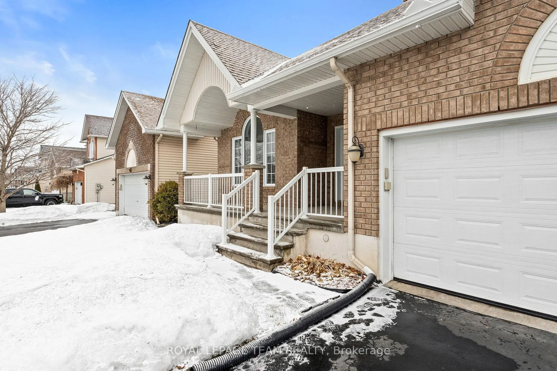 Photo 6 of 97 Lloydalex Crescent, Ottawa, Stittsville (North) — HOMEH