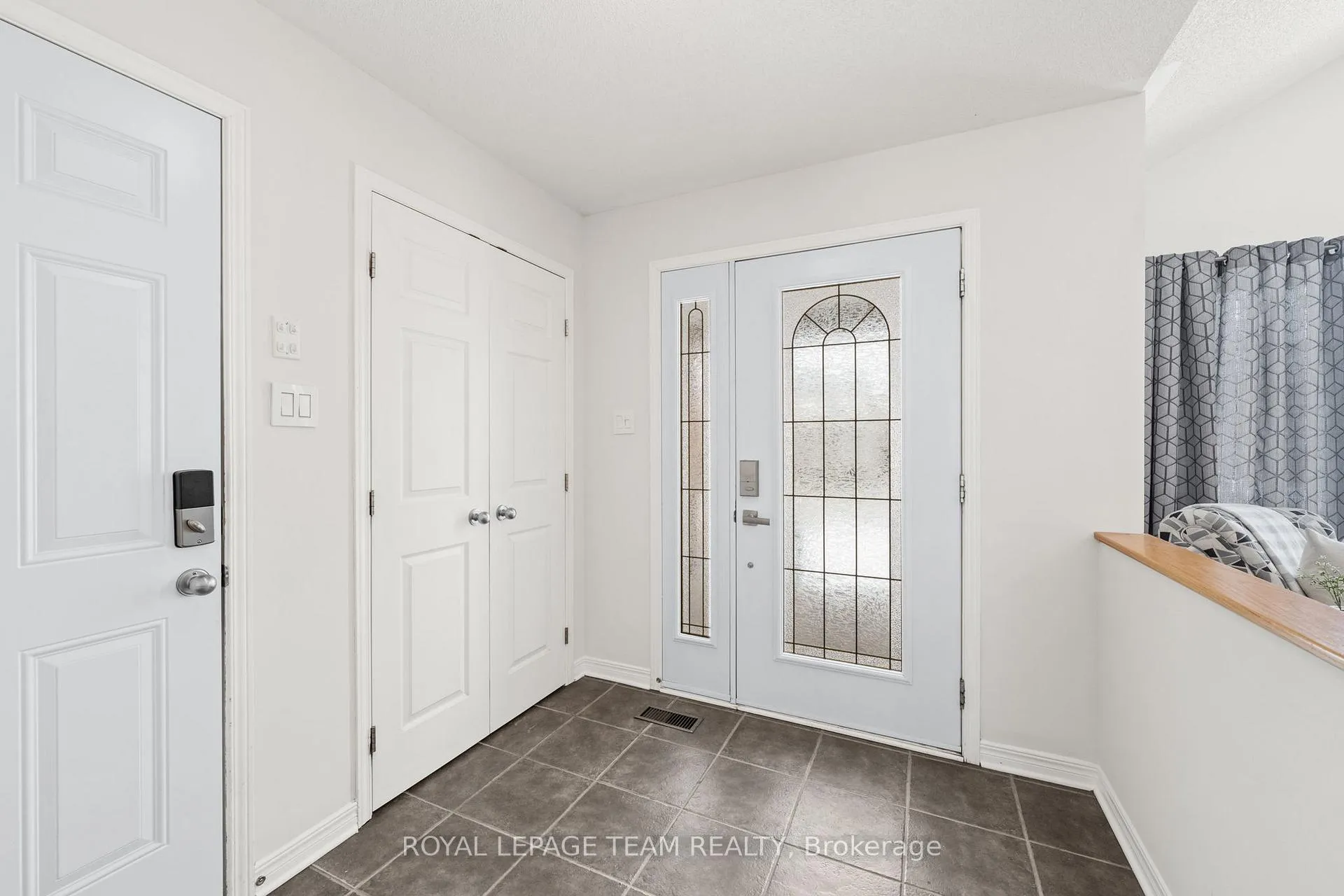 Photo 9 of 97 Lloydalex Crescent, Ottawa, Stittsville (North) — HOMEH