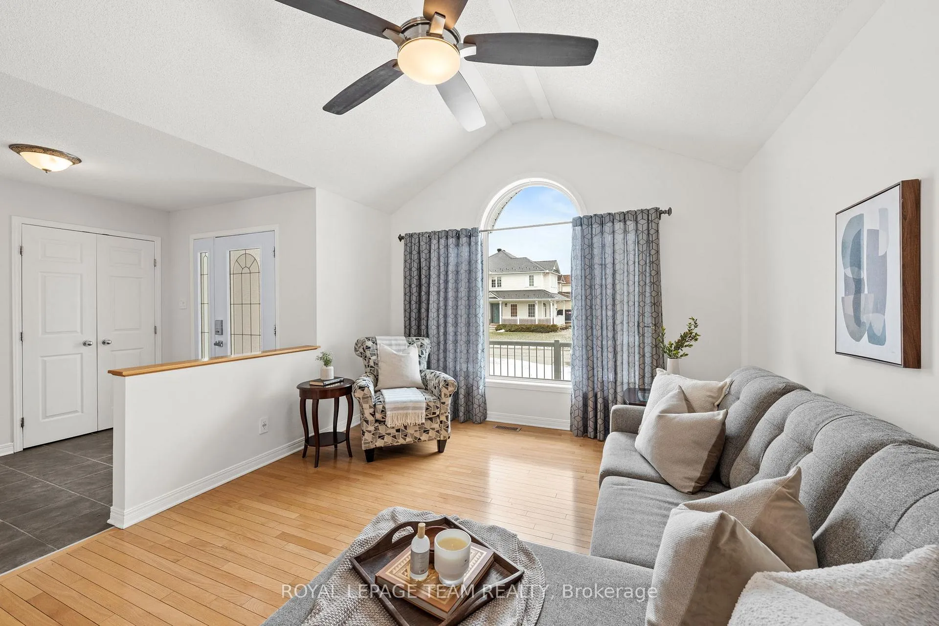 Photo 12 of 97 Lloydalex Crescent, Ottawa, Stittsville (North) — HOMEH