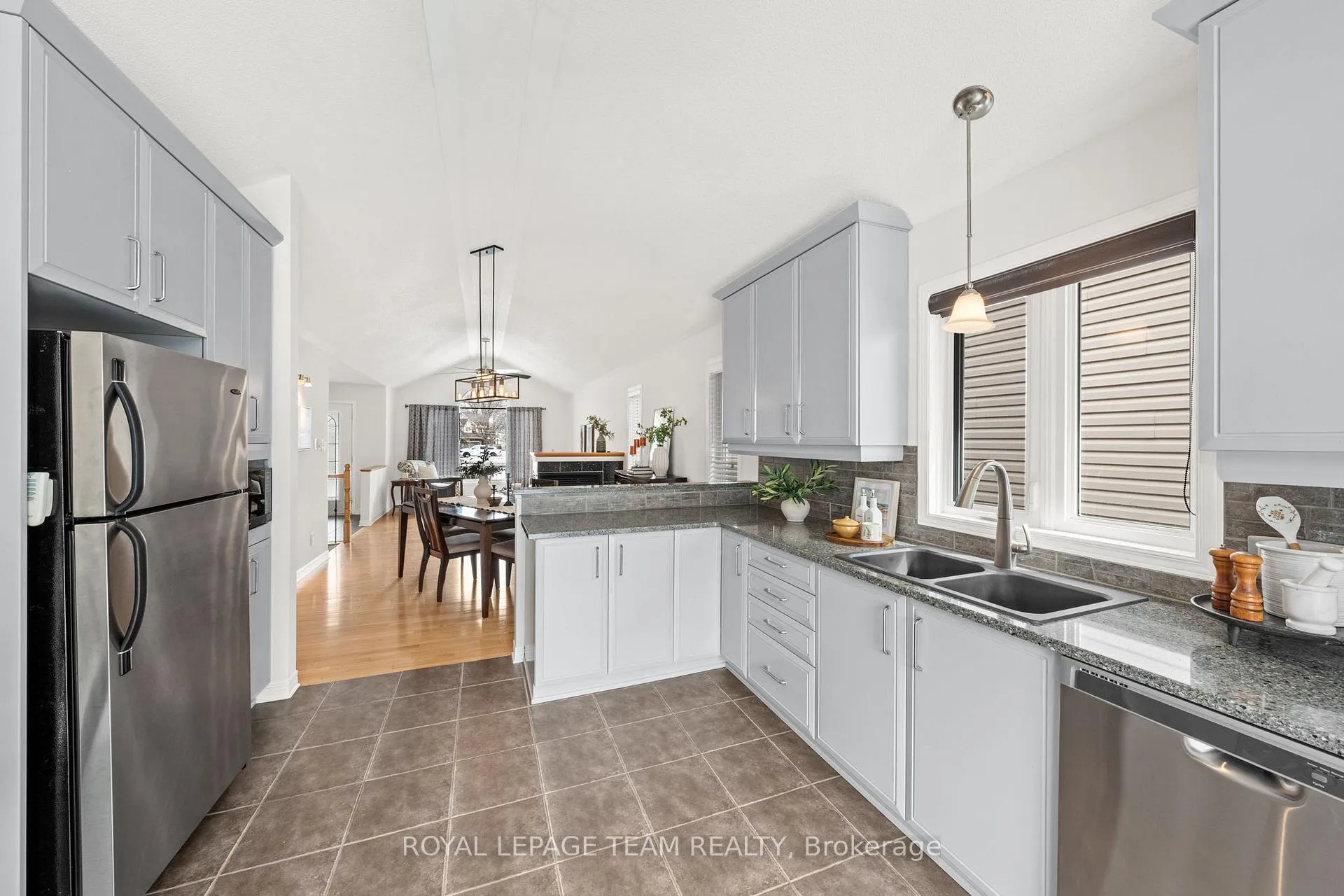 Photo 22 of 97 Lloydalex Crescent, Ottawa, Stittsville (North) — HOMEH
