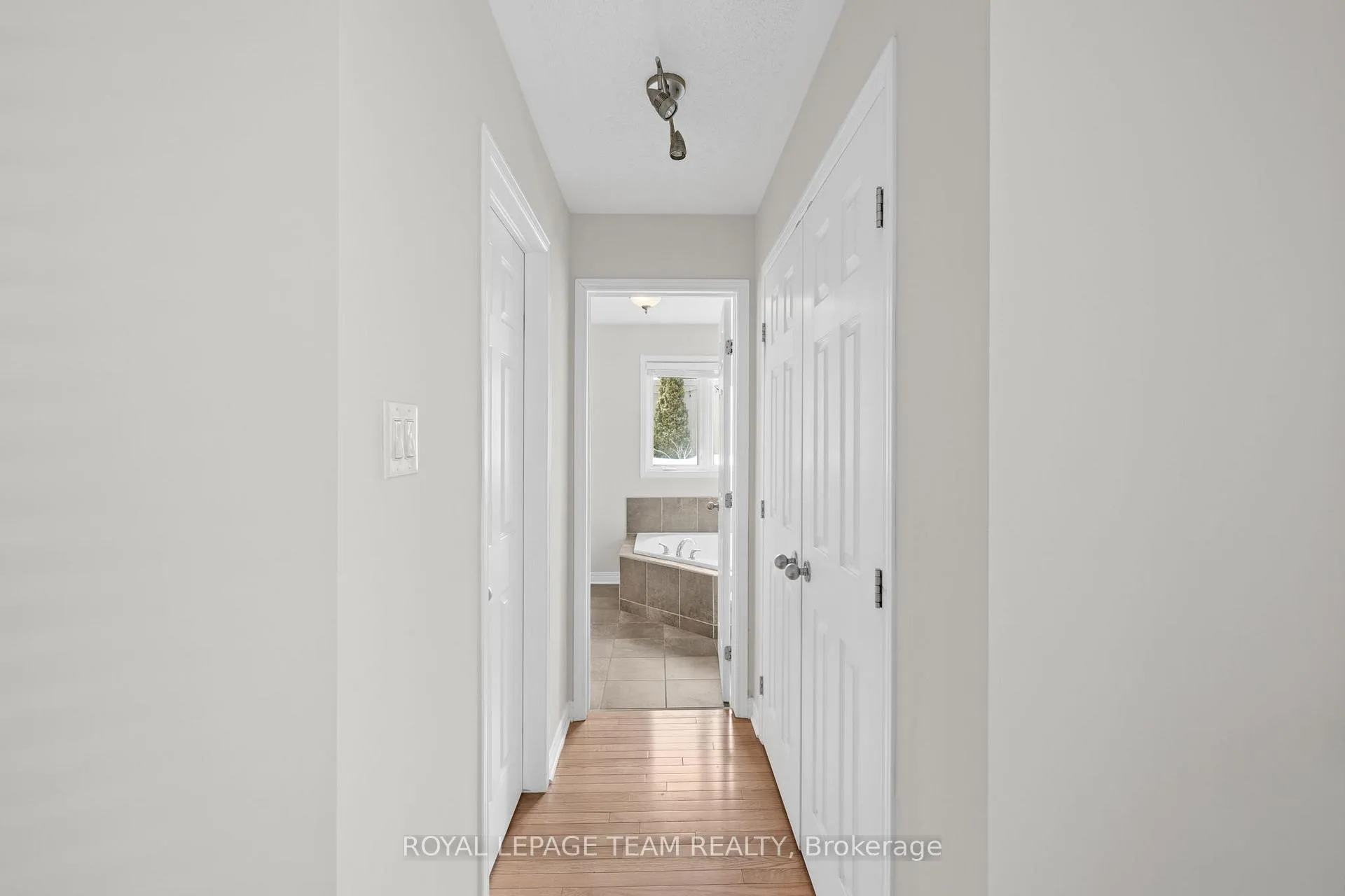 Photo 30 of 97 Lloydalex Crescent, Ottawa, Stittsville (North) — HOMEH
