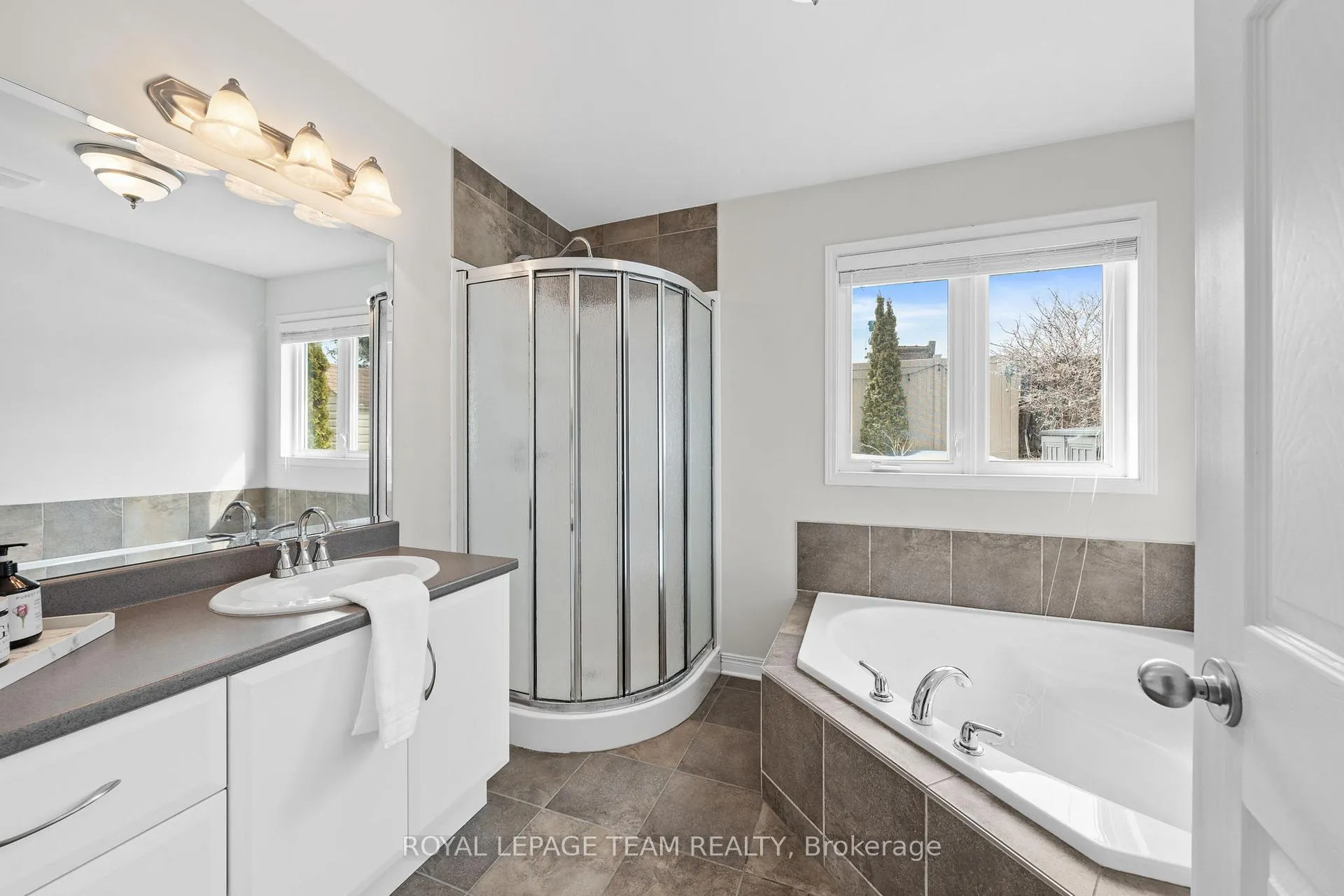 Photo 31 of 97 Lloydalex Crescent, Ottawa, Stittsville (North) — HOMEH