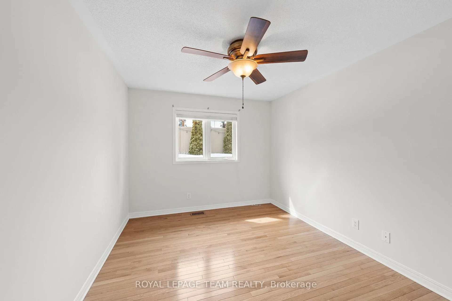 Photo 32 of 97 Lloydalex Crescent, Ottawa, Stittsville (North) — HOMEH