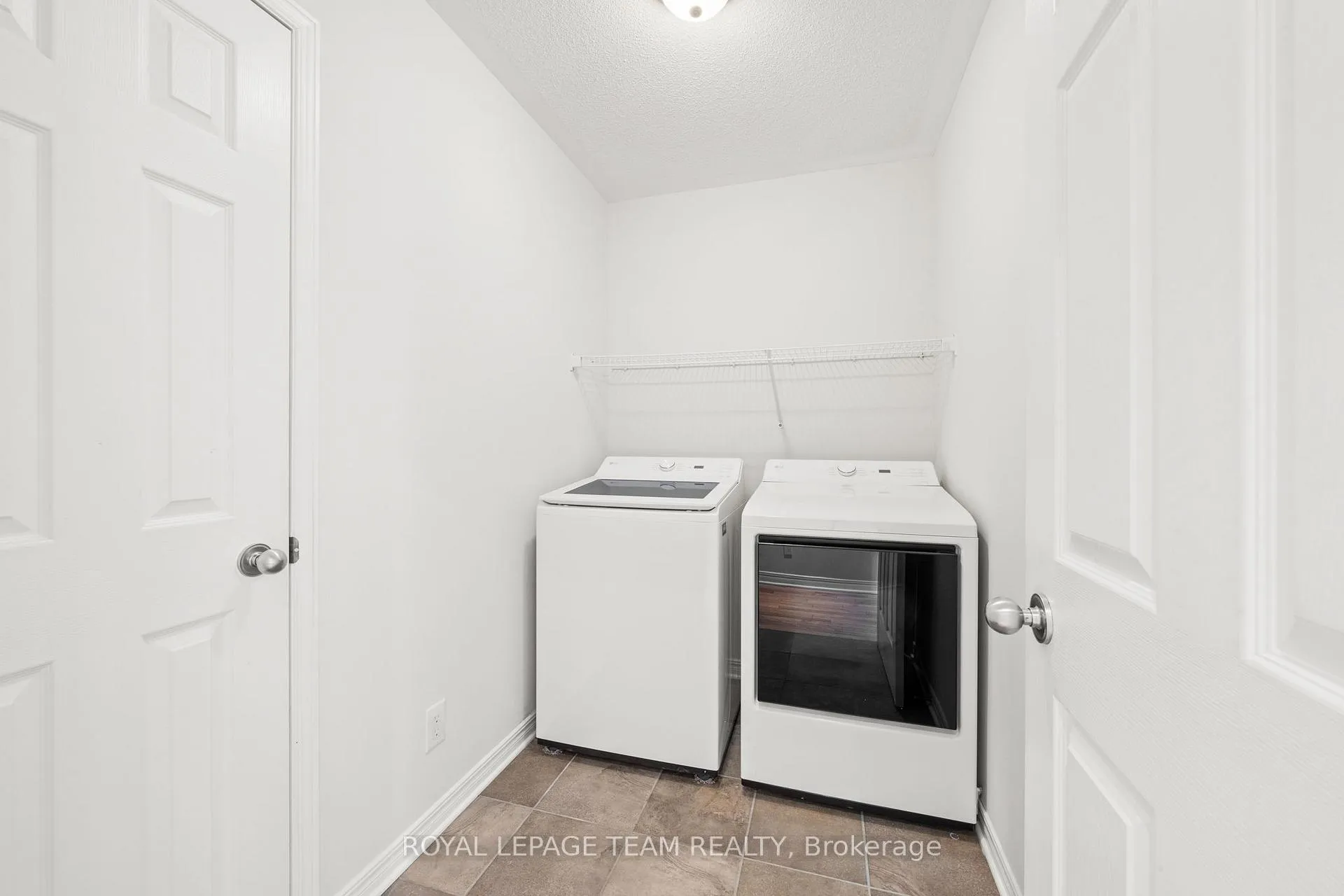 Photo 36 of 97 Lloydalex Crescent, Ottawa, Stittsville (North) — HOMEH
