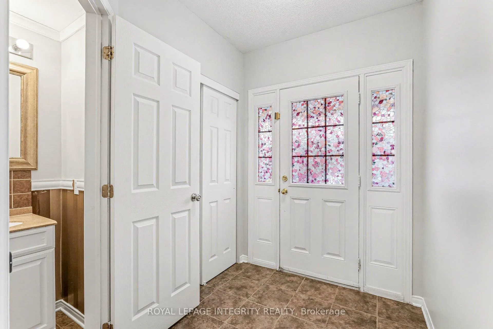 Photo 3 of 429 Ashbourne Crescent, Ottawa, Barrhaven - Stonebridge — HOMEH