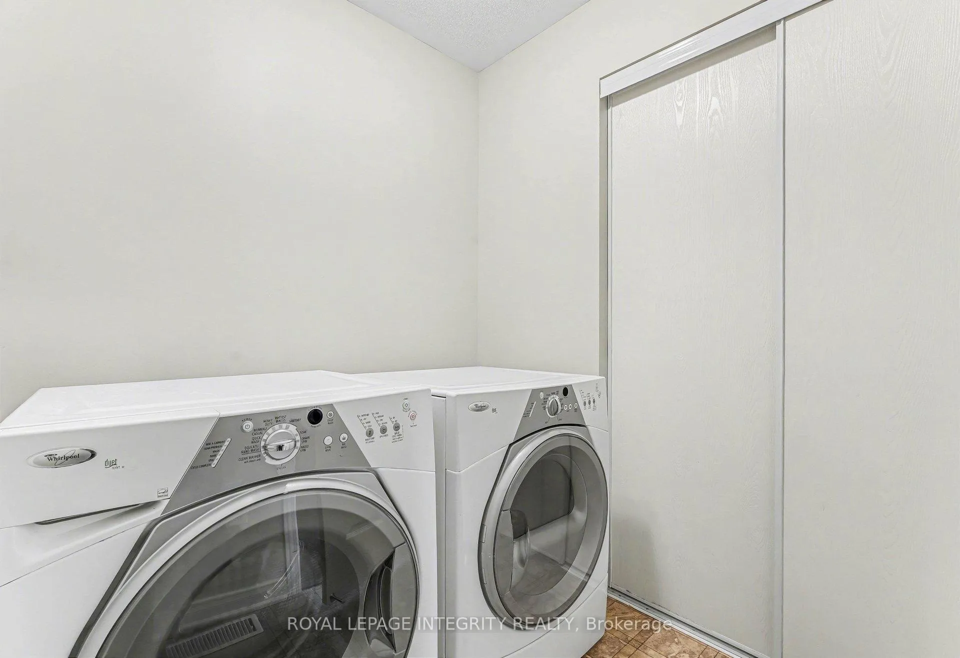 Photo 18 of 429 Ashbourne Crescent, Ottawa, Barrhaven - Stonebridge — HOMEH