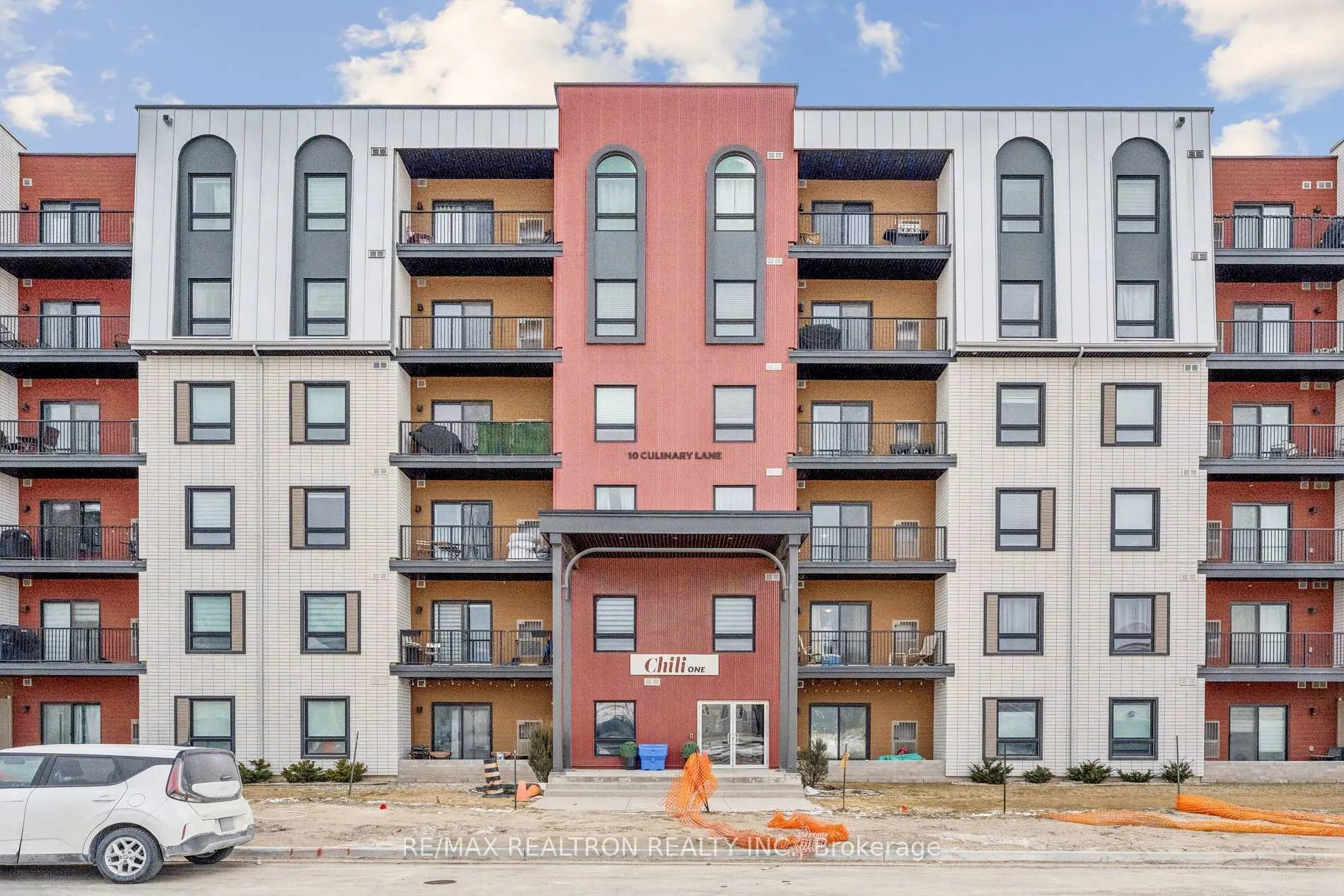 Photo 2 of Unit 311, 10 Culinary Lane, Barrie, Rural Barrie Southeast — HOMEH