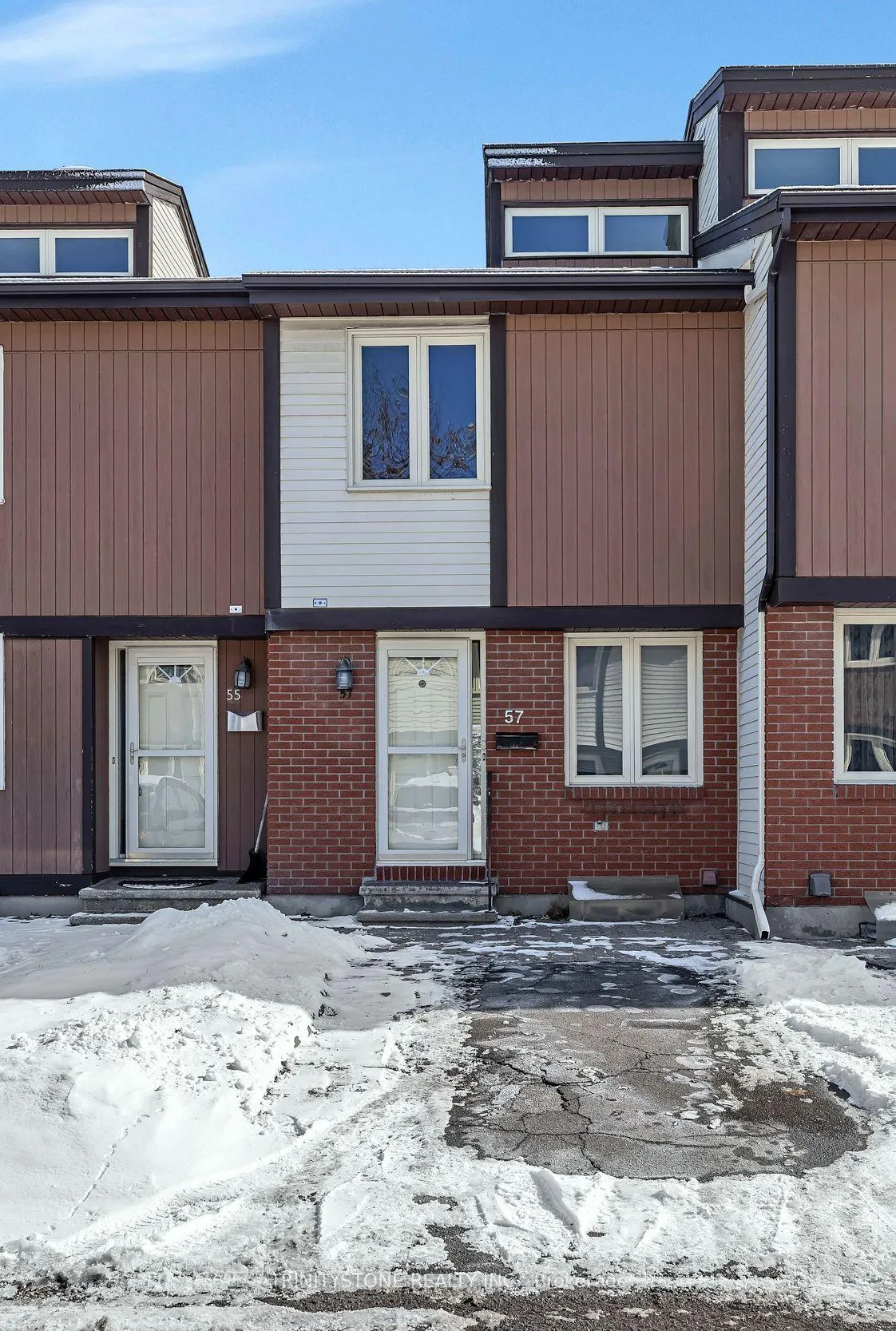 Front of Unit 57, 811 Connaught Avenue