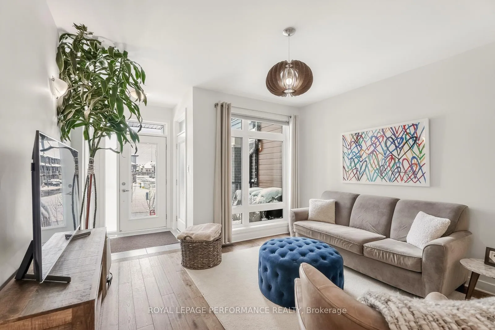 Photo 5 of 820 Ralph Hennessy Ave, Ottawa, Riverside South — HOMEH