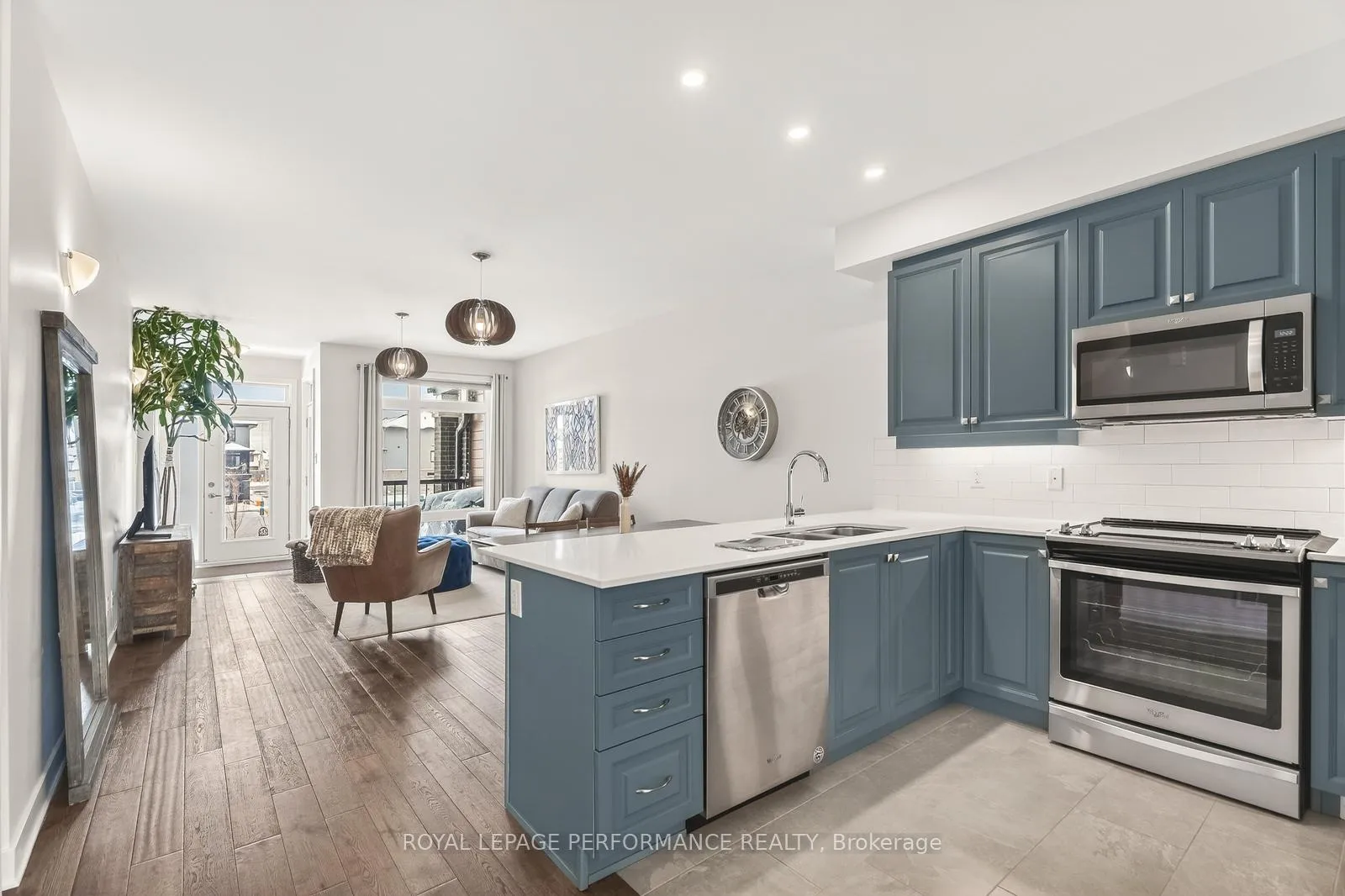 Photo 9 of 820 Ralph Hennessy Ave, Ottawa, Riverside South — HOMEH