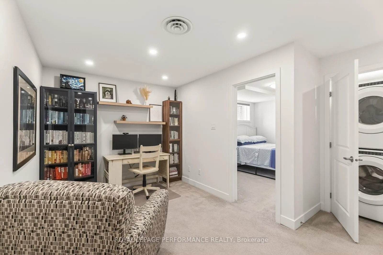 Photo 14 of 820 Ralph Hennessy Ave, Ottawa, Riverside South — HOMEH