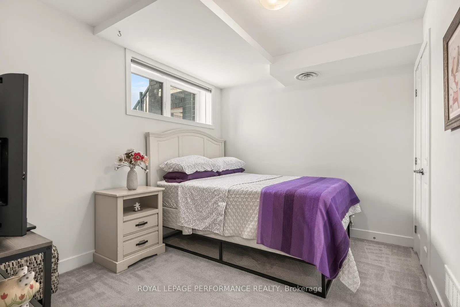 Photo 16 of 820 Ralph Hennessy Ave, Ottawa, Riverside South — HOMEH