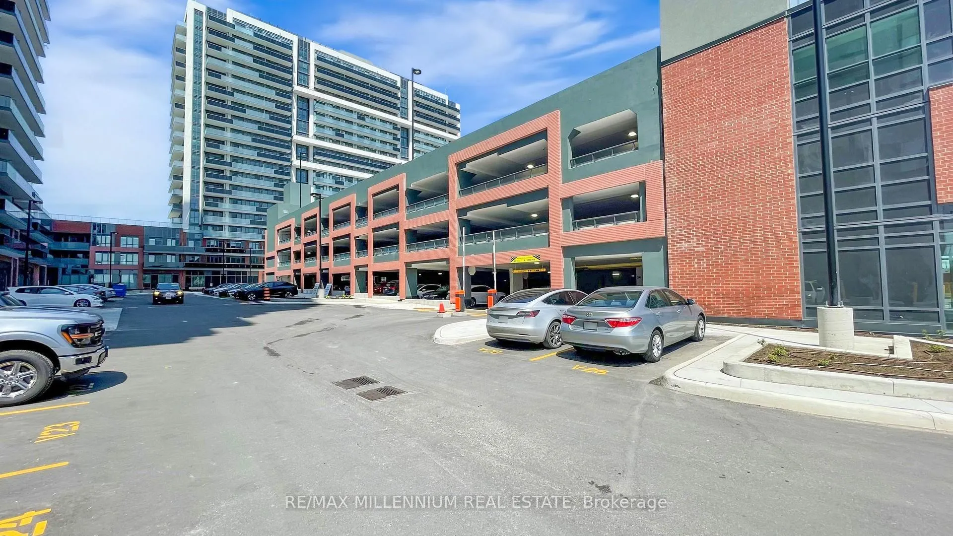 Photo 2 of Unit 804, 2545 Simcoe Street, Oshawa, Windfields — HOMEH