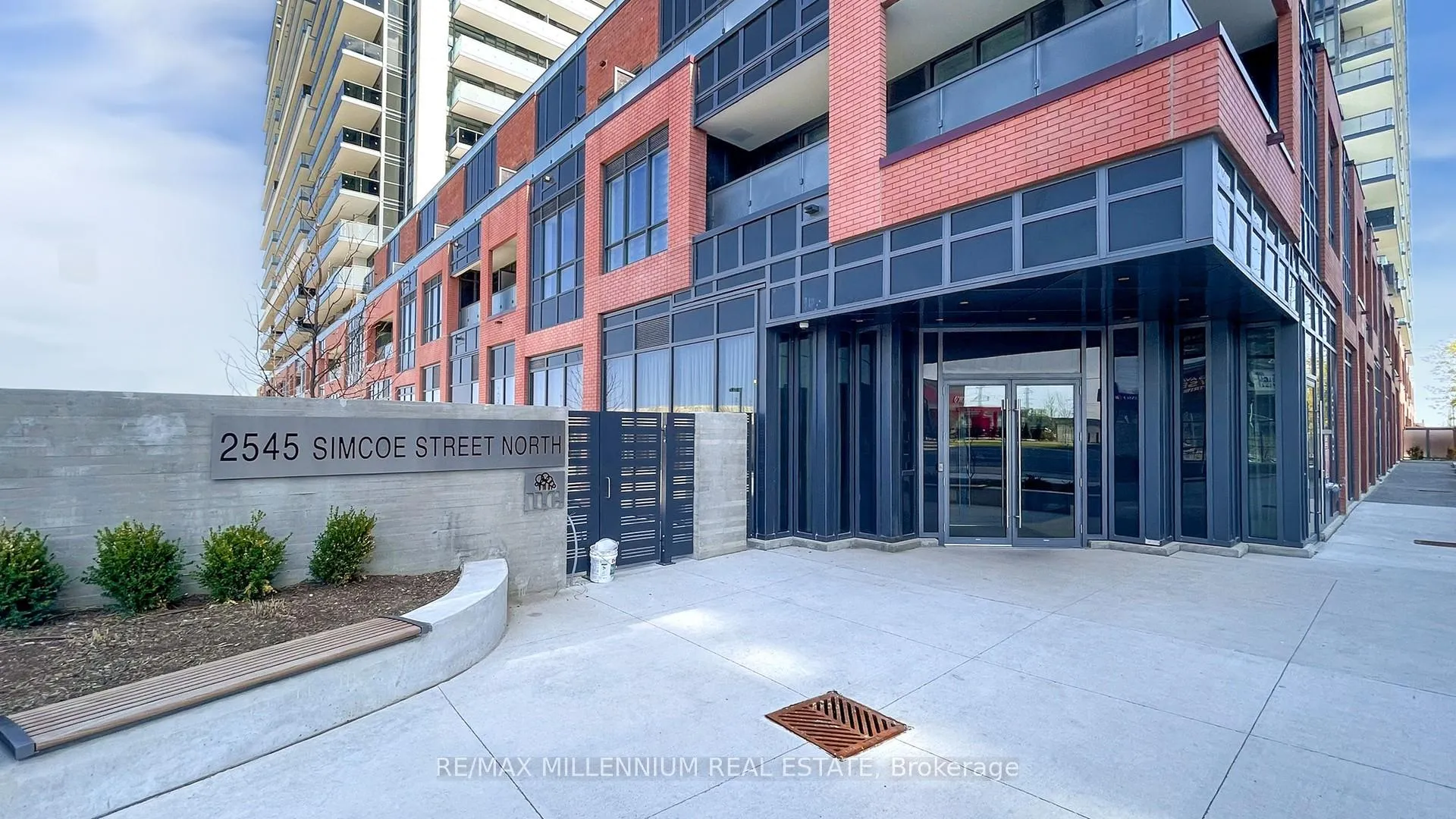 Photo 4 of Unit 804, 2545 Simcoe Street, Oshawa, Windfields — HOMEH