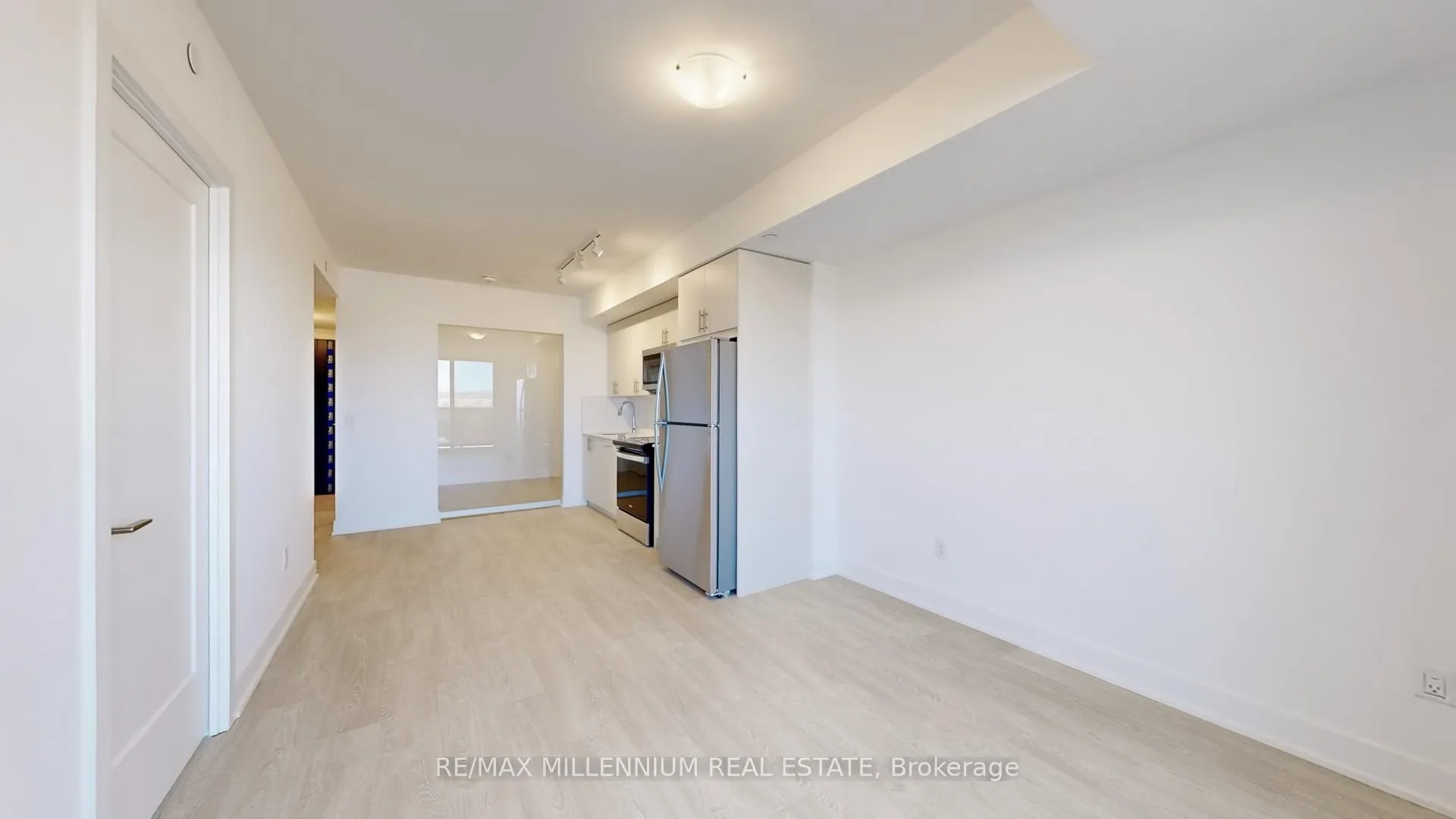 Photo 13 of Unit 804, 2545 Simcoe Street, Oshawa, Windfields — HOMEH