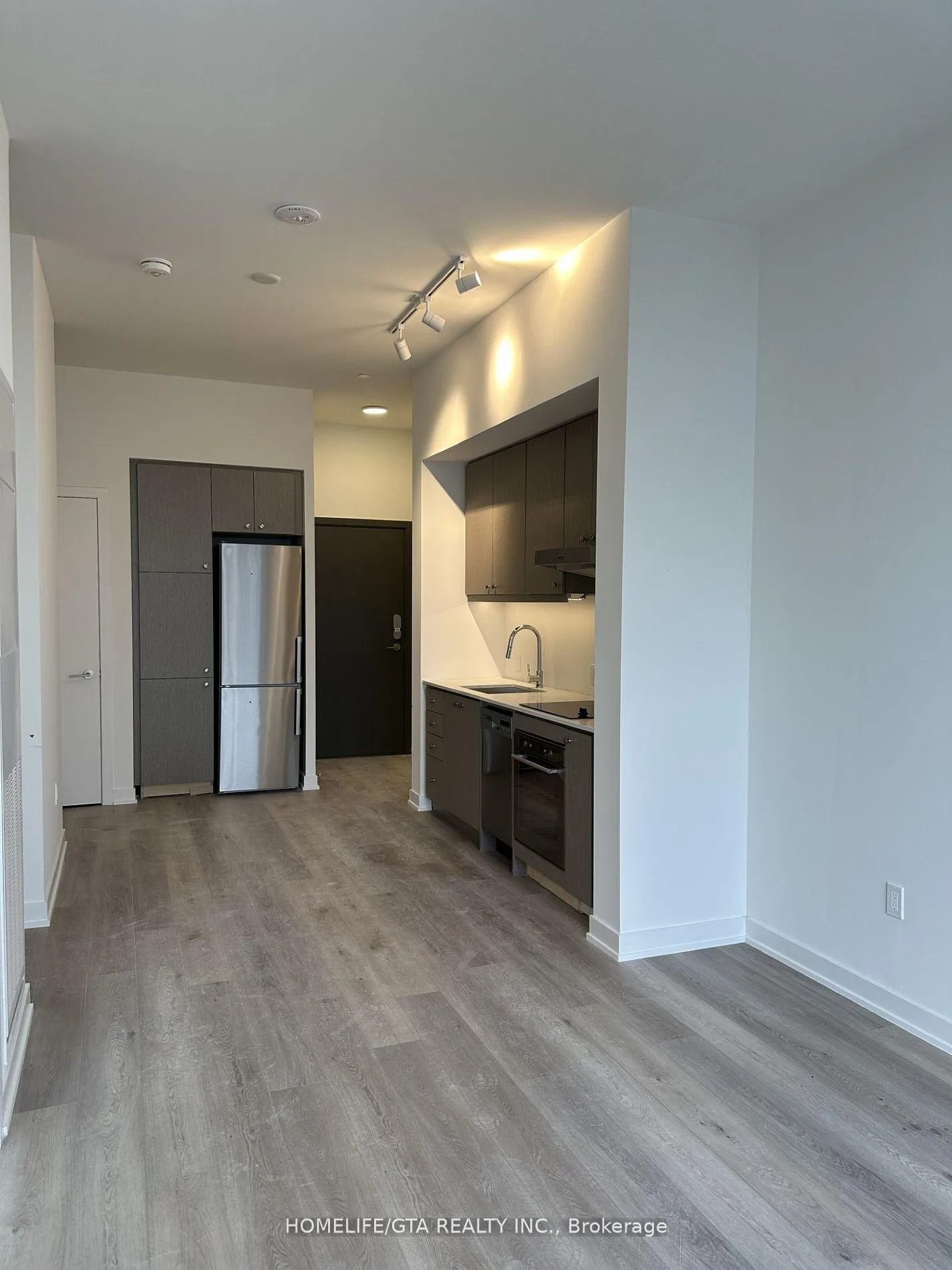 Photo 4 of Unit PH05, 9 Tecumseth Street, Toronto, Niagara — HOMEH