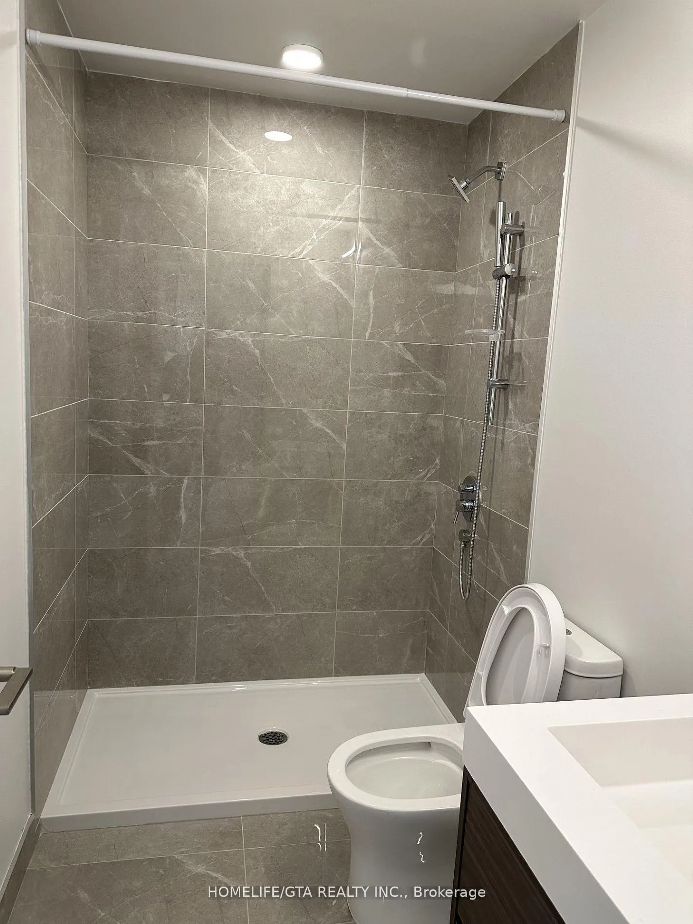 Photo 10 of Unit PH05, 9 Tecumseth Street, Toronto, Niagara — HOMEH