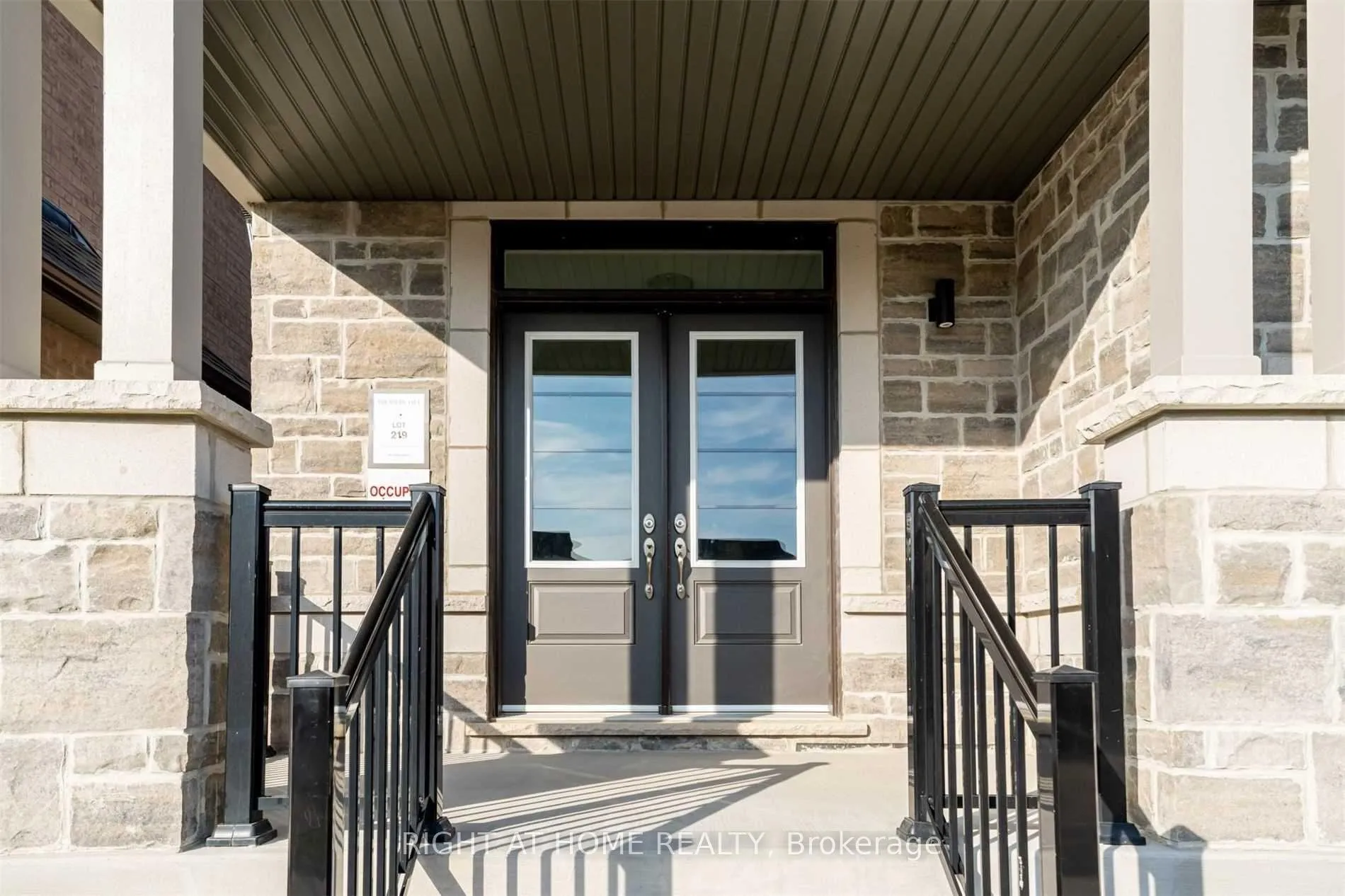Photo 2 of 108 Connell Drive, Georgina, Keswick North — HOMEH