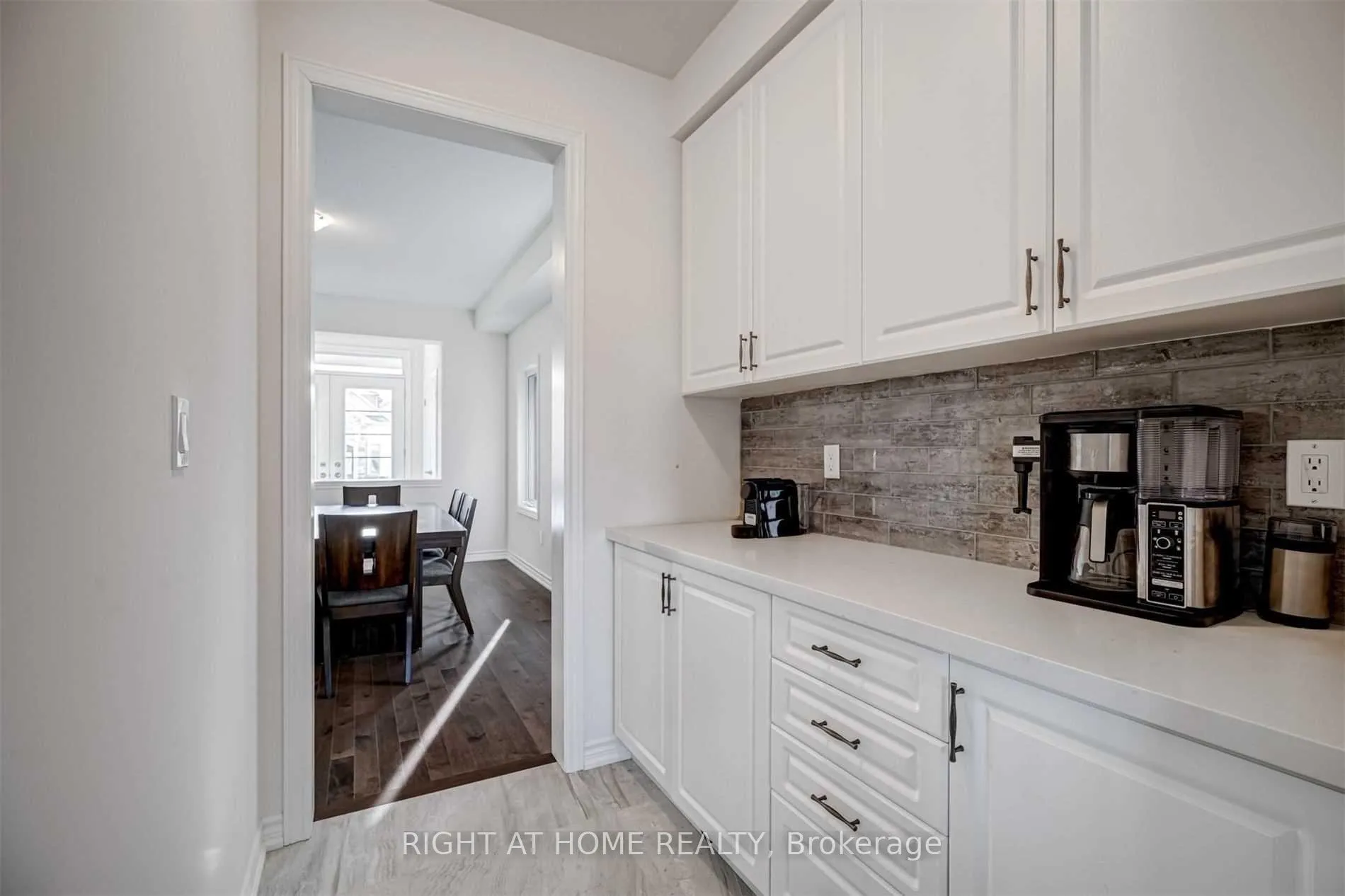 Photo 6 of 108 Connell Drive, Georgina, Keswick North — HOMEH