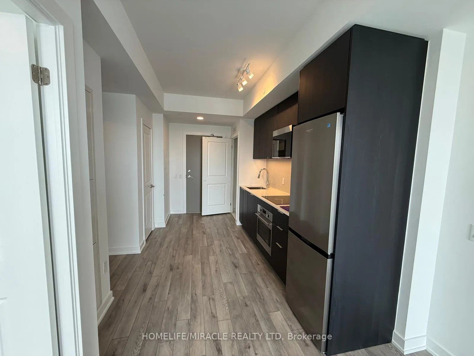 Photo 3 of Unit 1518, 15 Skyridge Drive, Brampton, Bram East — HOMEH