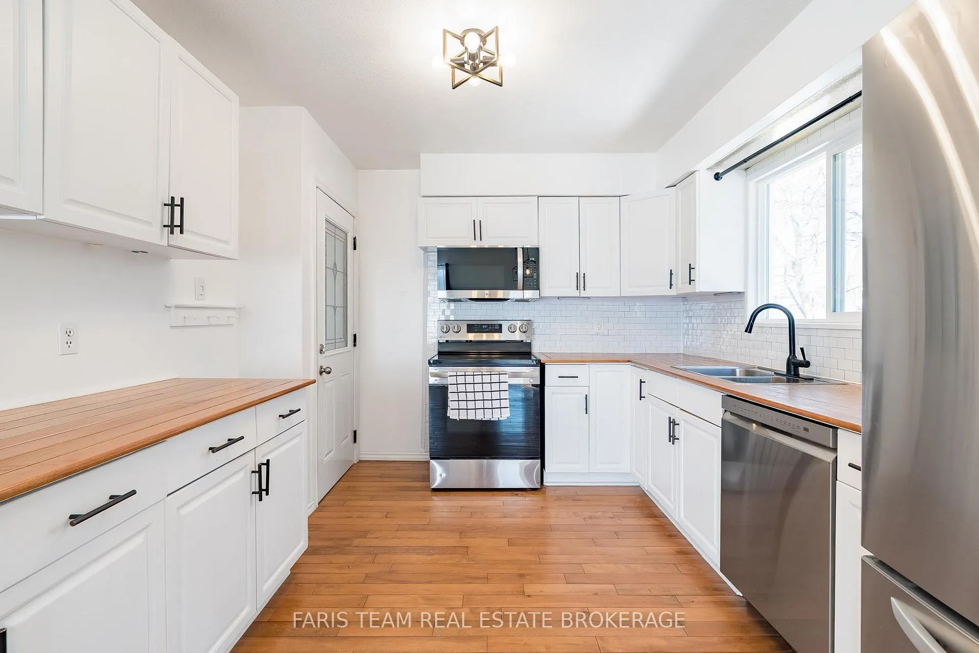 Photo 6 of 510 Mary Street, Tay, Port McNicoll — HOMEH