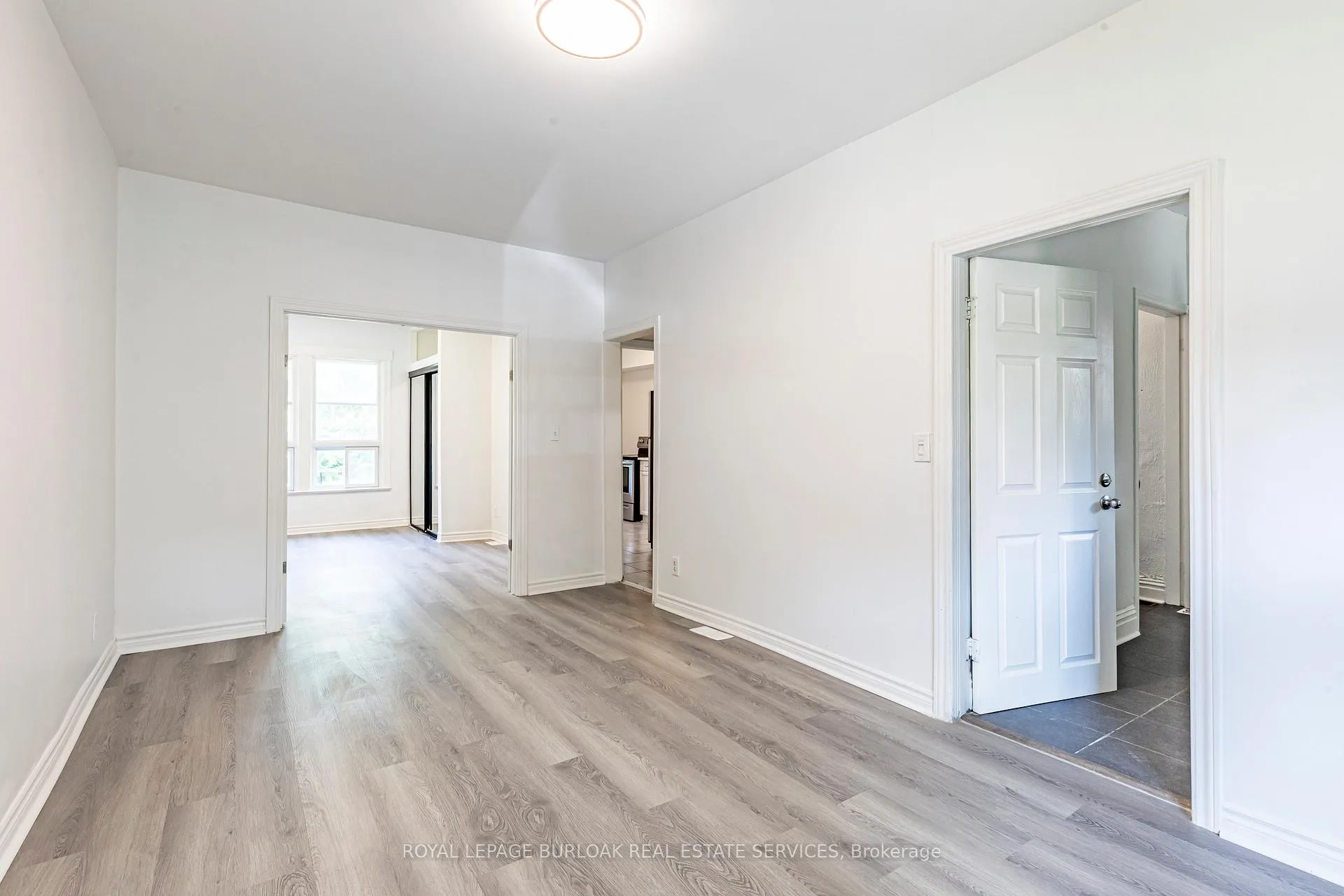 Photo 6 of 22 Myrtle Avenue, Hamilton, St. Clair — HOMEH