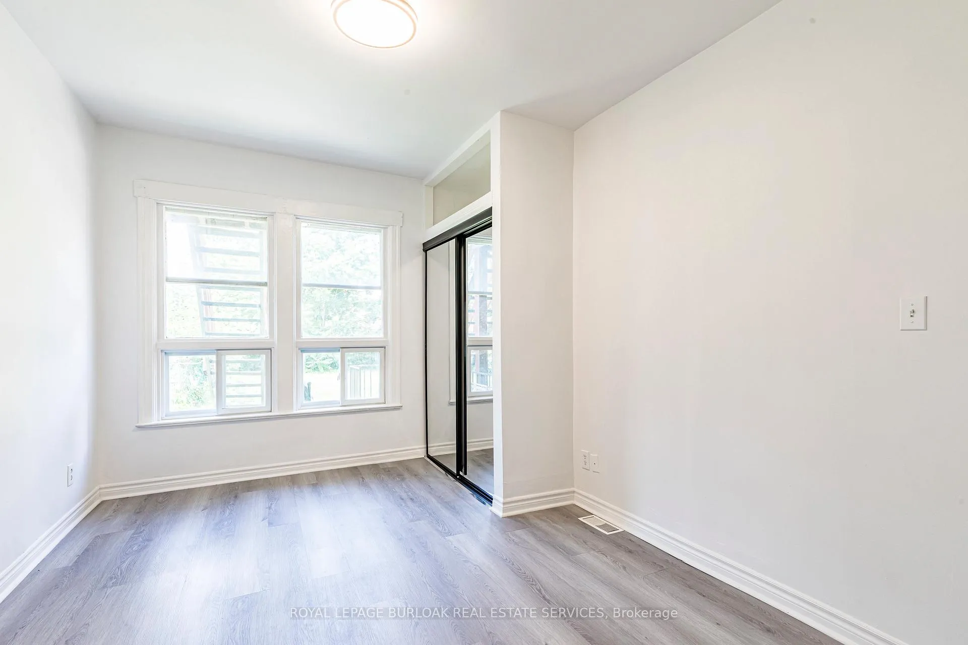 Photo 7 of 22 Myrtle Avenue, Hamilton, St. Clair — HOMEH