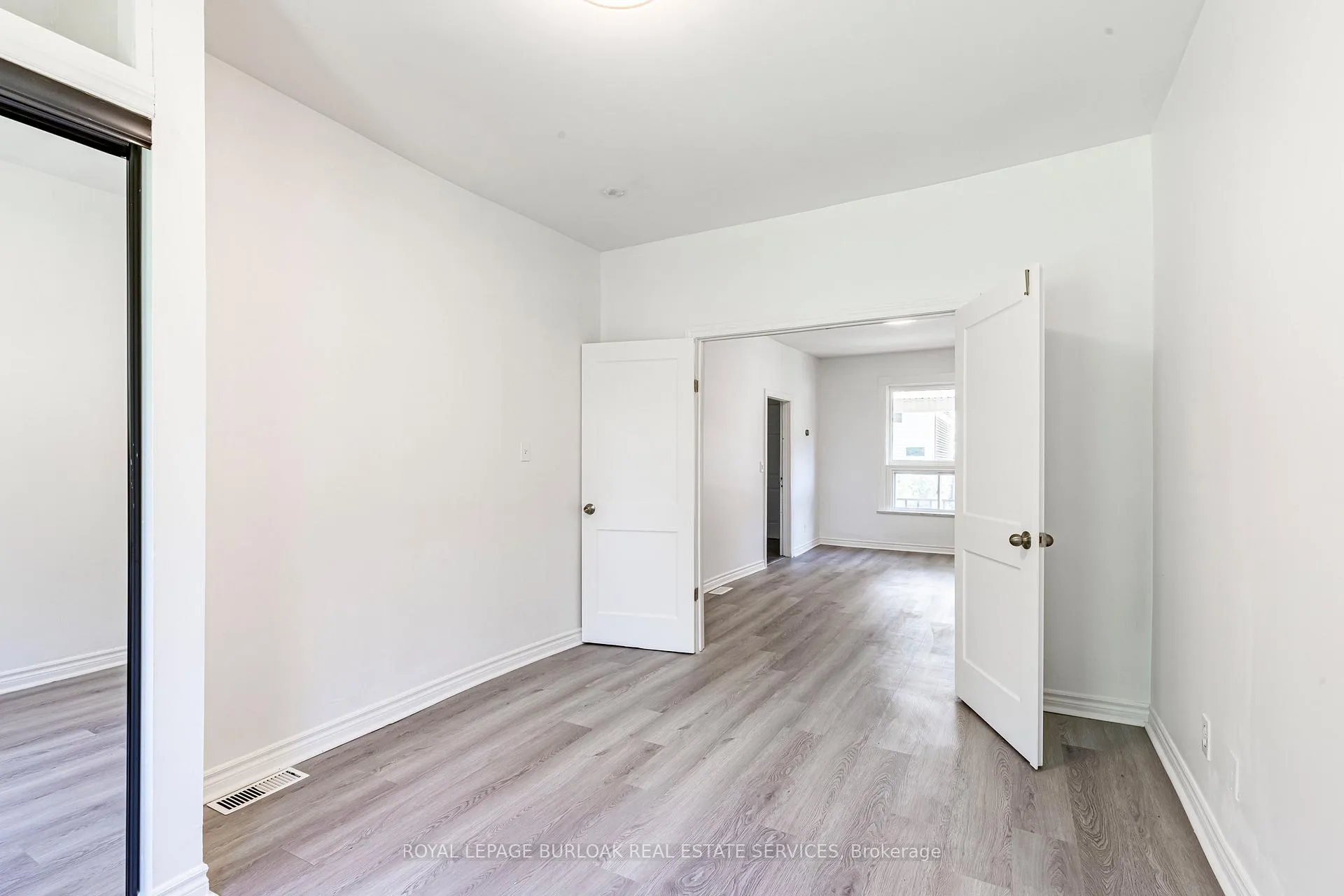 Photo 8 of 22 Myrtle Avenue, Hamilton, St. Clair — HOMEH