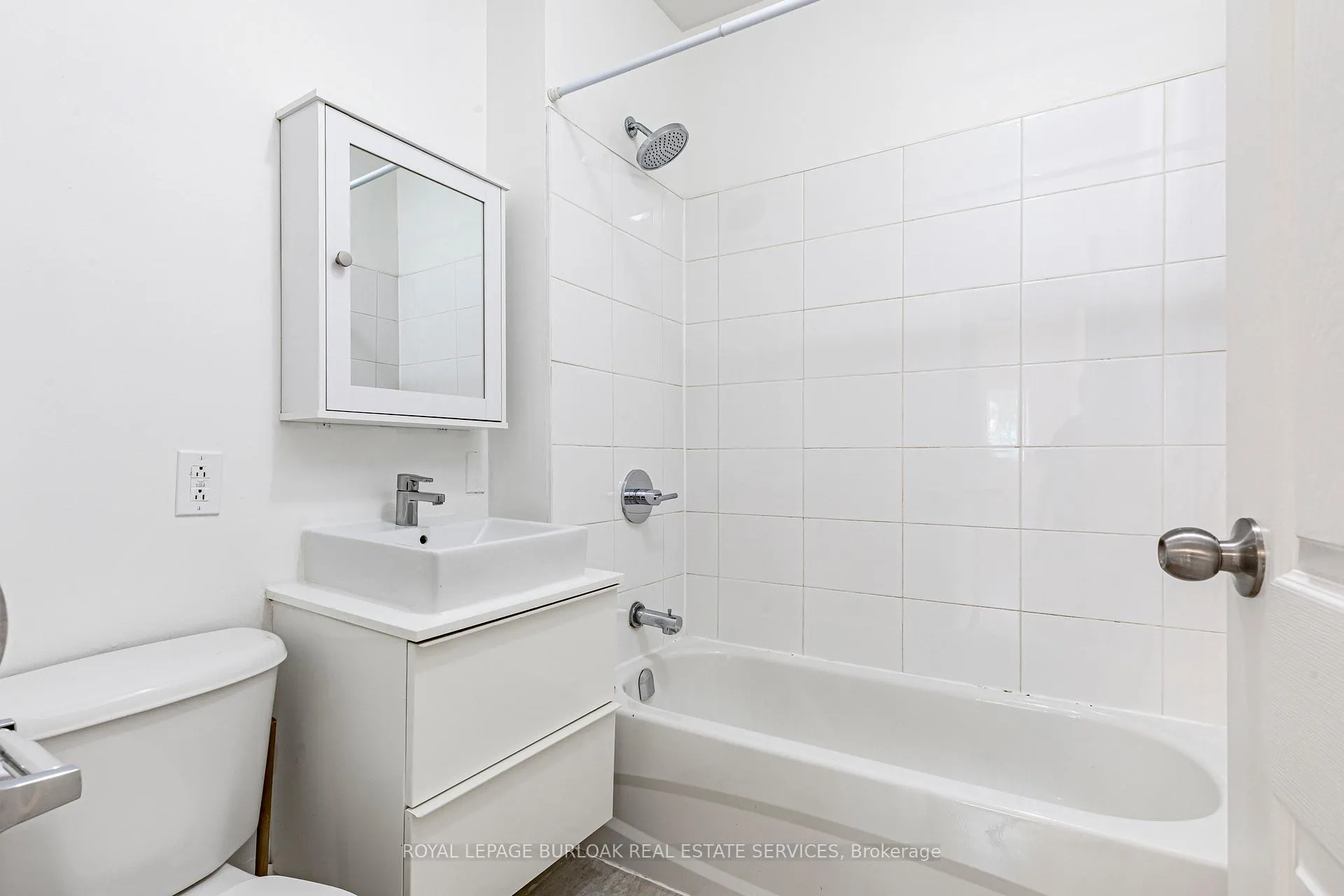 Photo 10 of 22 Myrtle Avenue, Hamilton, St. Clair — HOMEH