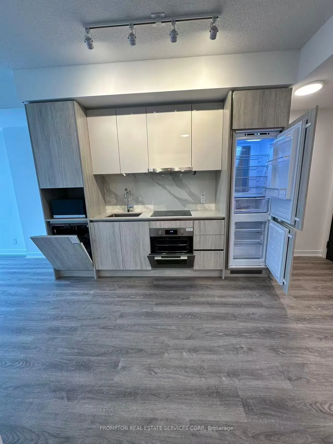Photo 4 of Unit 3805, 180 Front Street E, Toronto, Moss Park — HOMEH