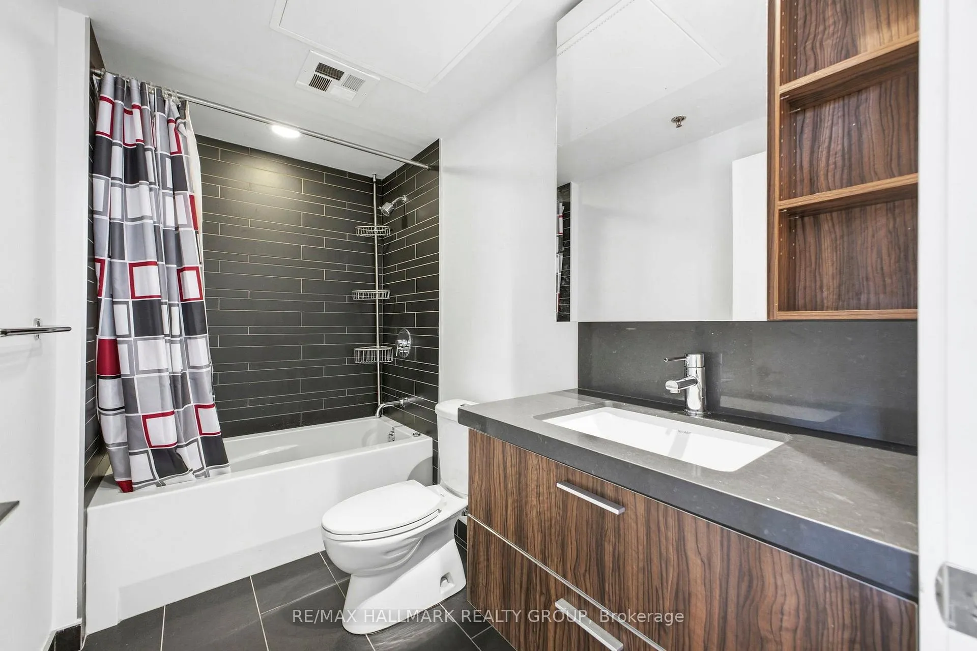 Photo 5 of Unit 548, 340 Mcleod Street, Ottawa, Ottawa Centre — HOMEH