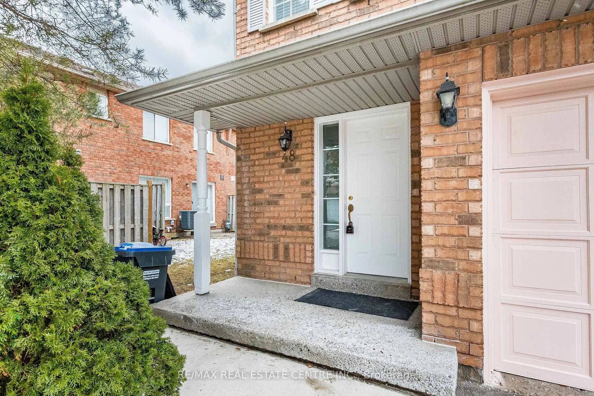 Photo 4 of Unit 48, 10 Cherrytree Drive, Brampton, Fletcher's Creek South — HOMEH