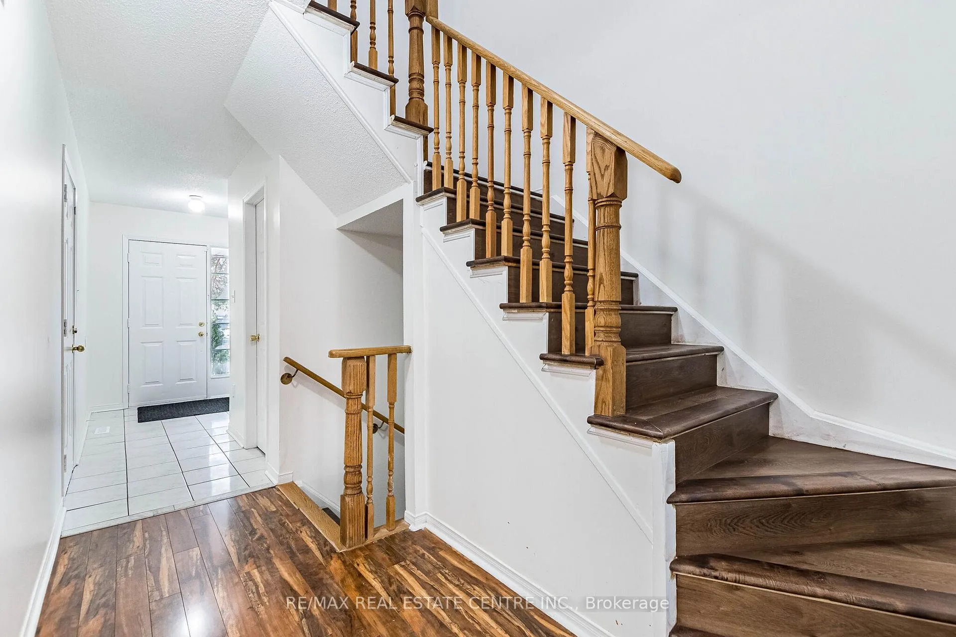Photo 7 of Unit 48, 10 Cherrytree Drive, Brampton, Fletcher's Creek South — HOMEH