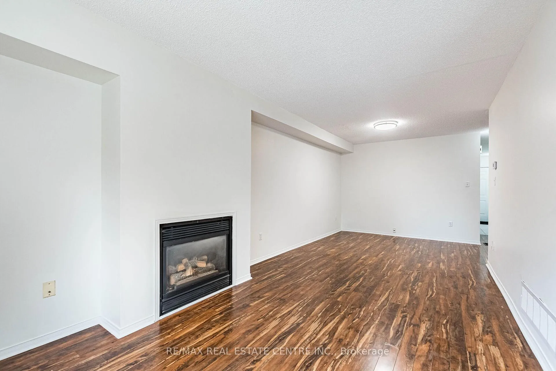 Photo 11 of Unit 48, 10 Cherrytree Drive, Brampton, Fletcher's Creek South — HOMEH