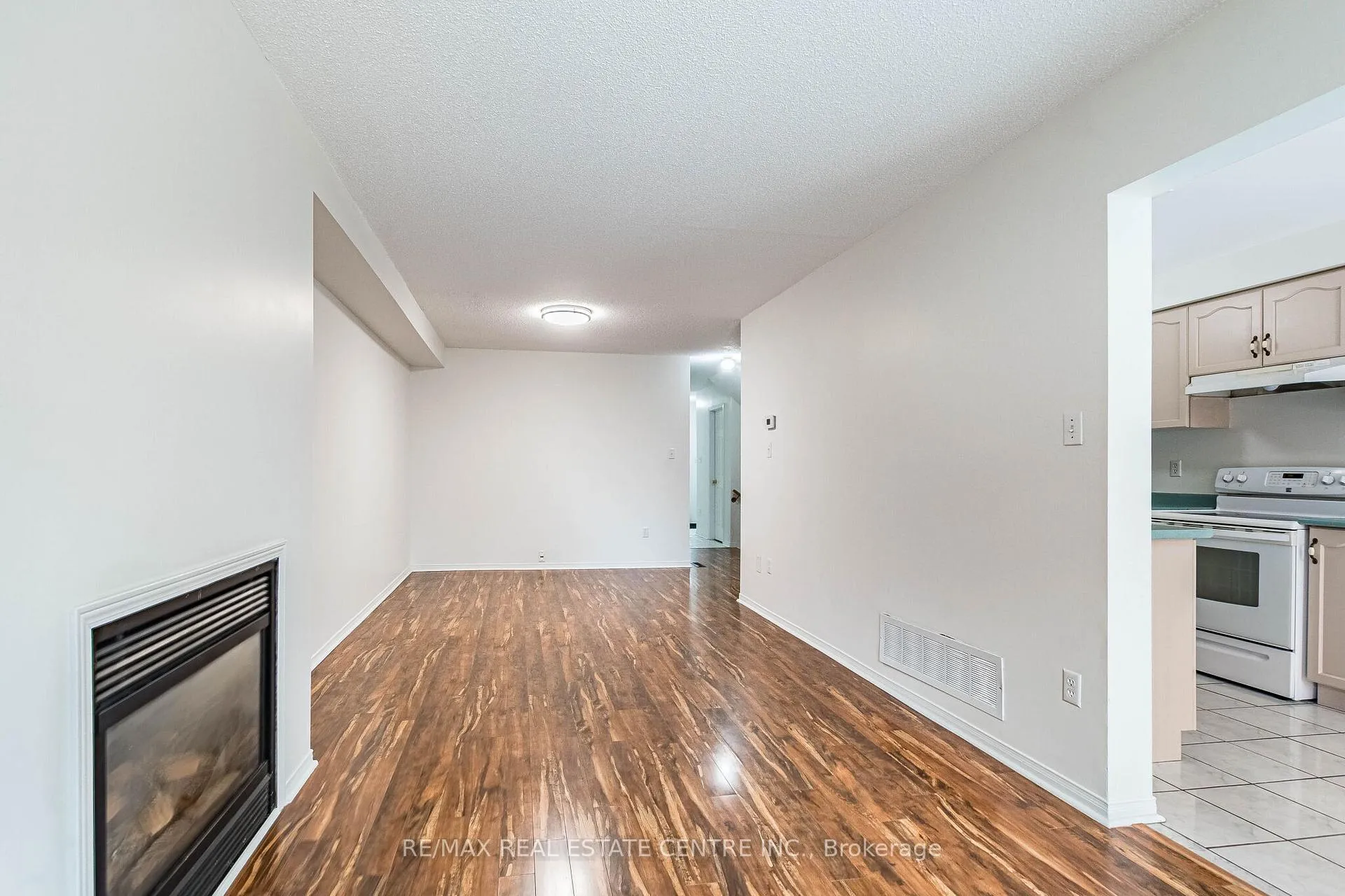 Photo 12 of Unit 48, 10 Cherrytree Drive, Brampton, Fletcher's Creek South — HOMEH