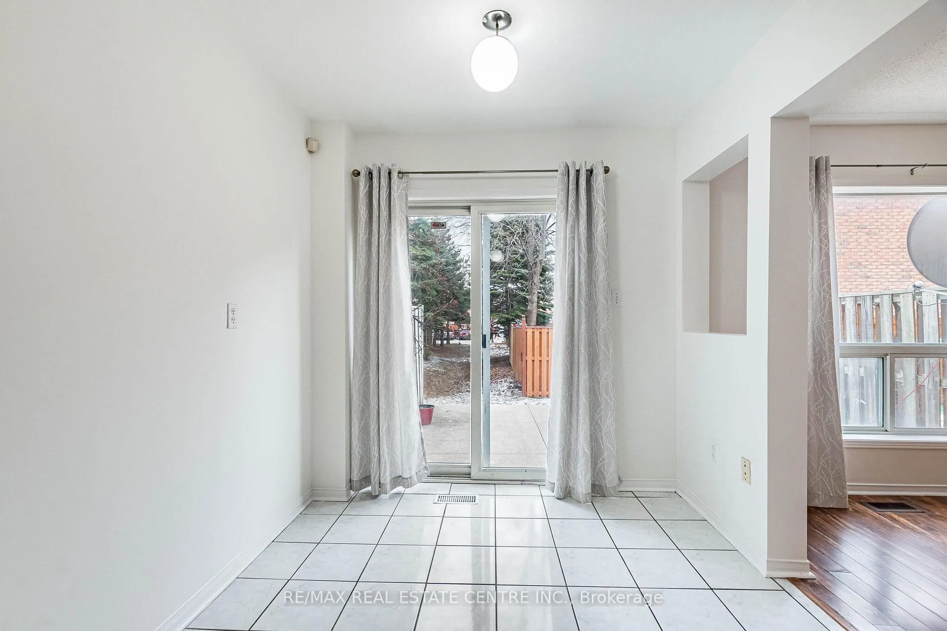 Photo 14 of Unit 48, 10 Cherrytree Drive, Brampton, Fletcher's Creek South — HOMEH