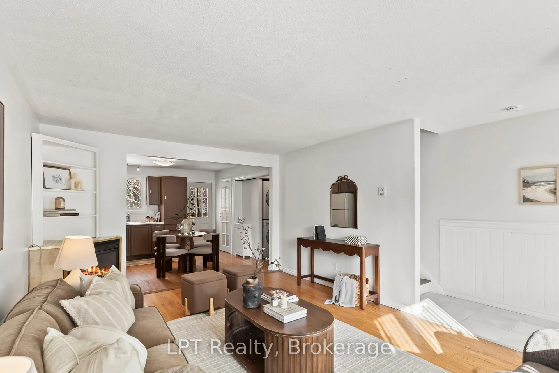 Photo 7 of 118 Capreol Court, Oshawa, Vanier — HOMEH