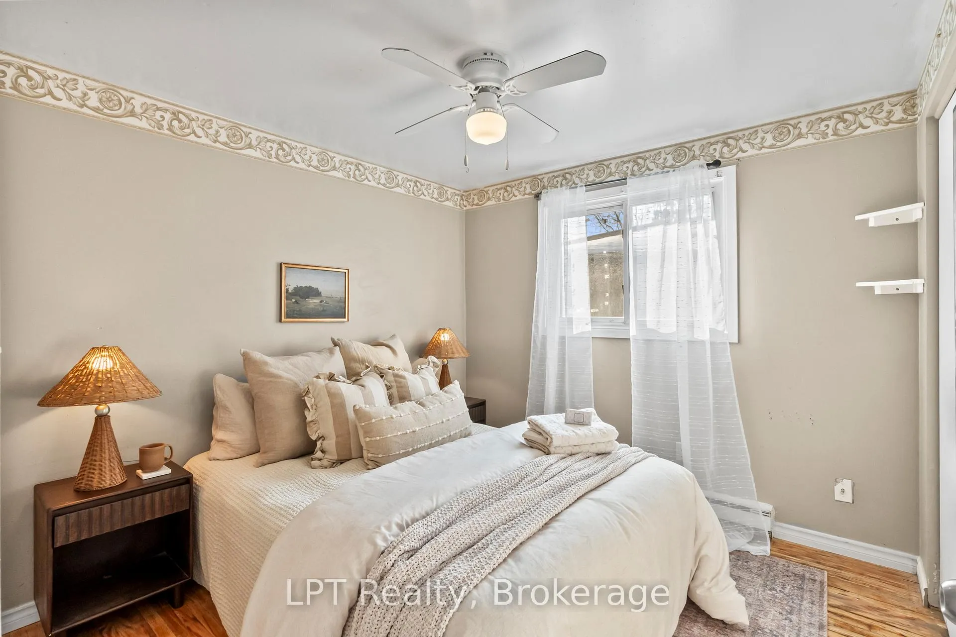 Photo 17 of 118 Capreol Court, Oshawa, Vanier — HOMEH