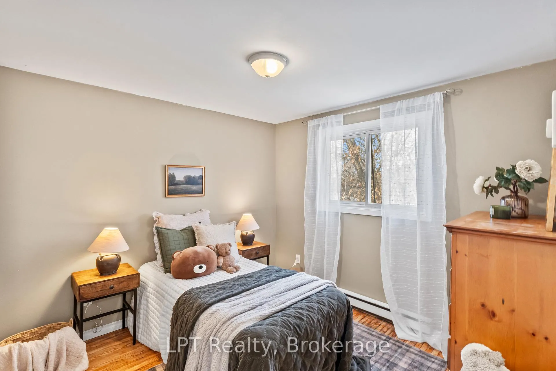 Photo 19 of 118 Capreol Court, Oshawa, Vanier — HOMEH