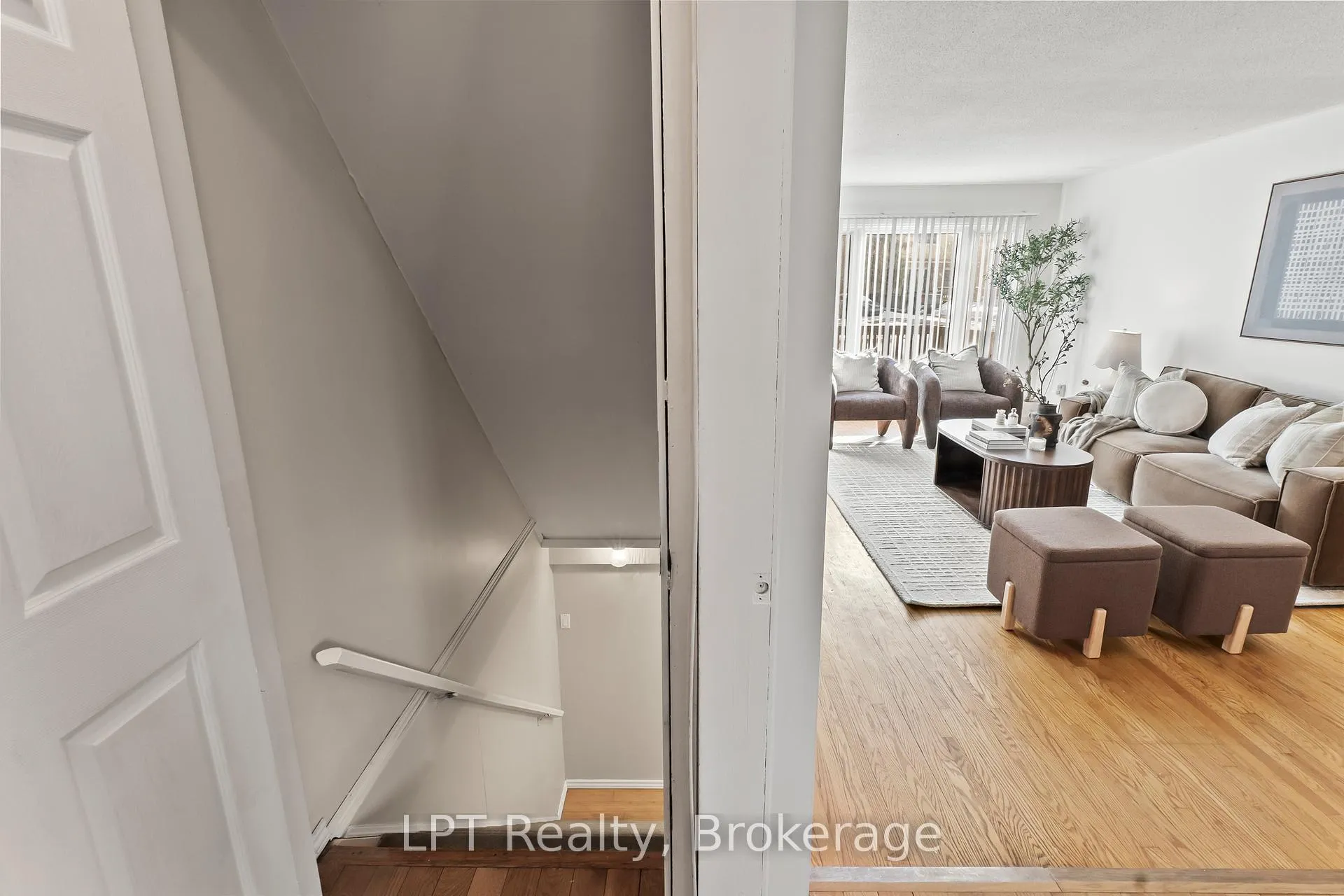 Photo 23 of 118 Capreol Court, Oshawa, Vanier — HOMEH
