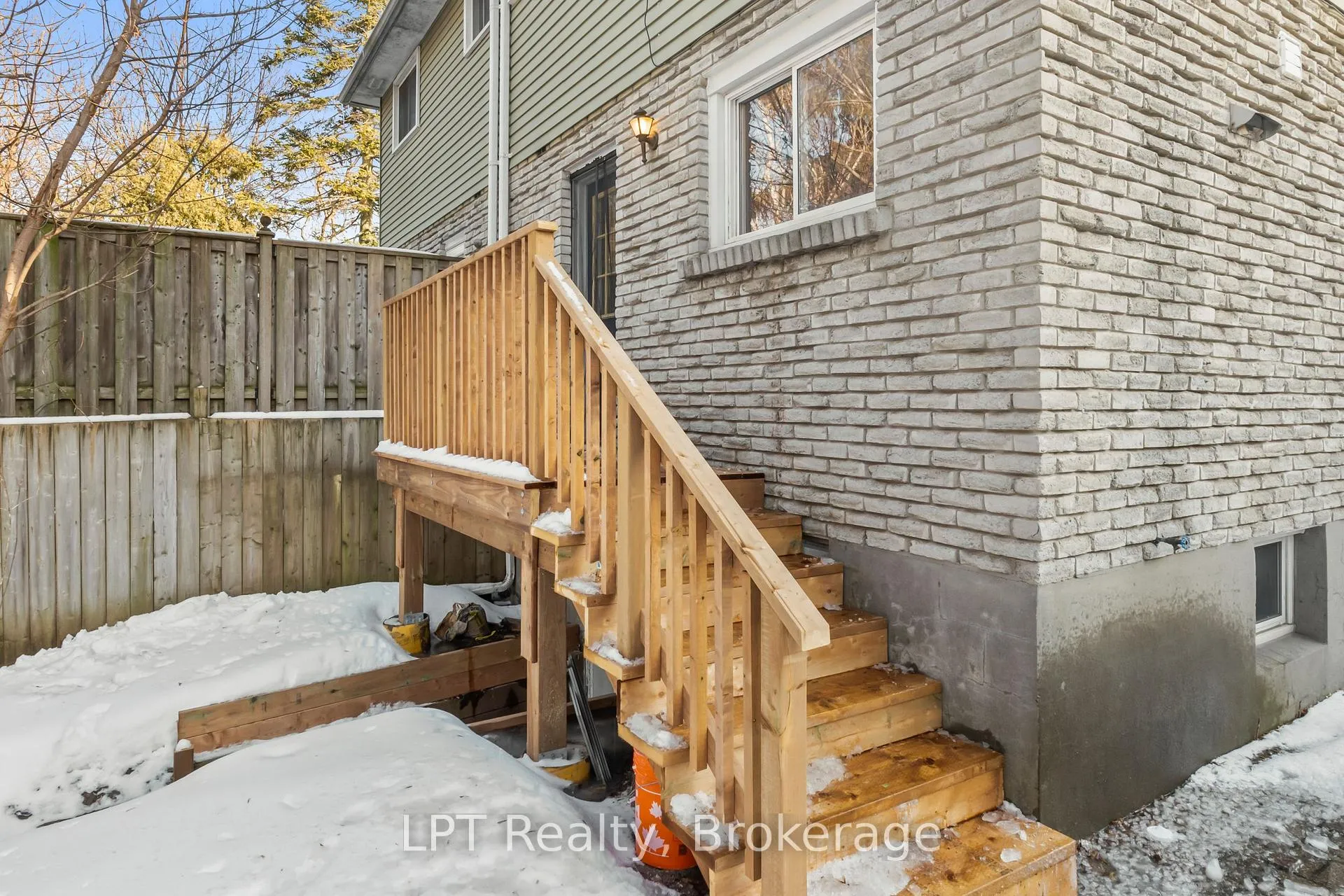 Photo 31 of 118 Capreol Court, Oshawa, Vanier — HOMEH