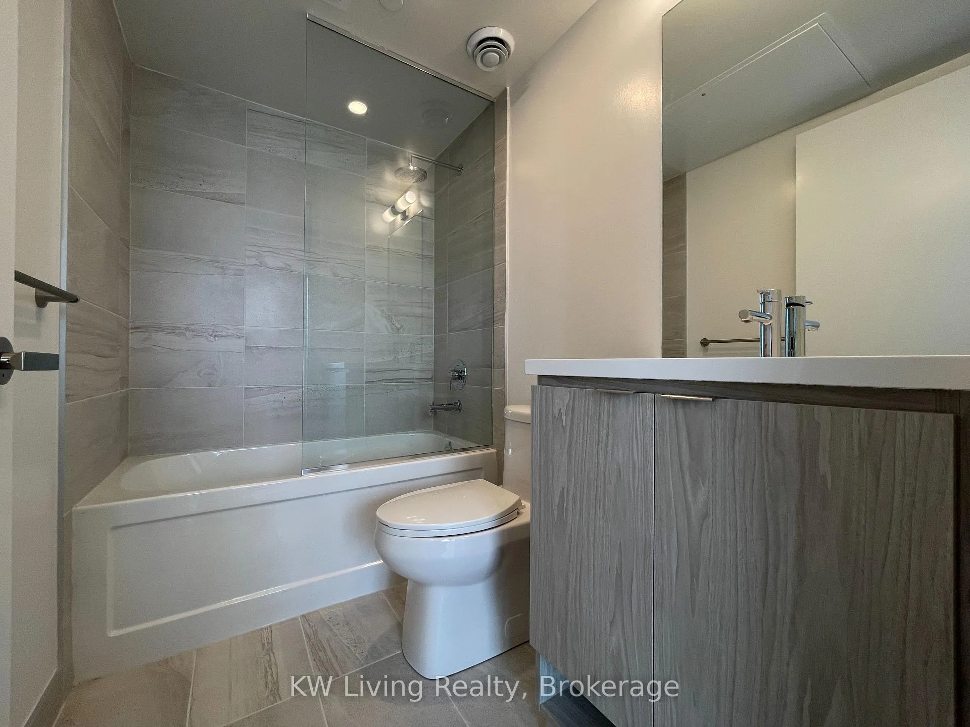Photo 16 of Unit 4911, 55 Cooper Street, Toronto, Waterfront Communities — HOMEH