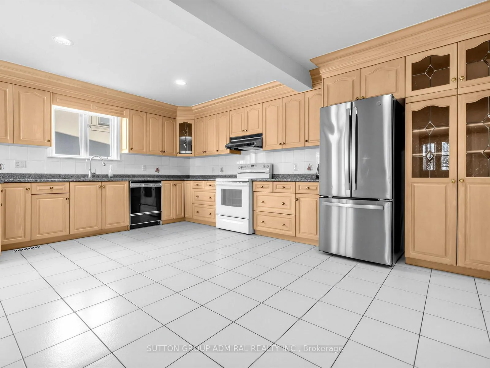 Photo 8 of 157 Hillmount Avenue, Toronto, Englemount-Lawrence — HOMEH
